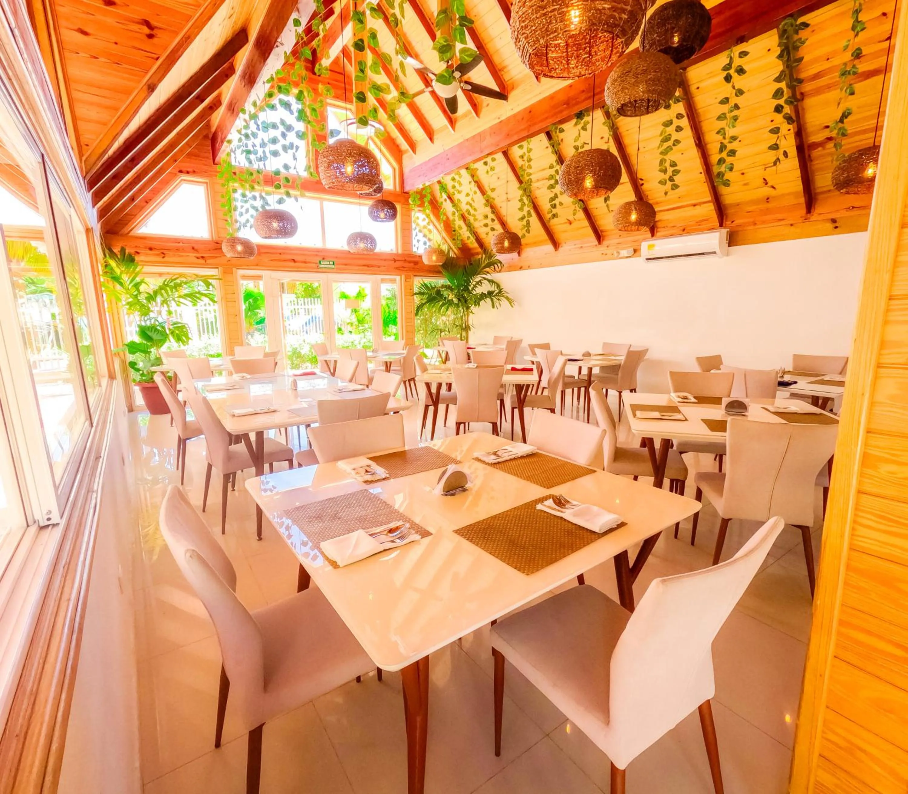 Restaurant/places to eat in Hotel Caribbean Coral