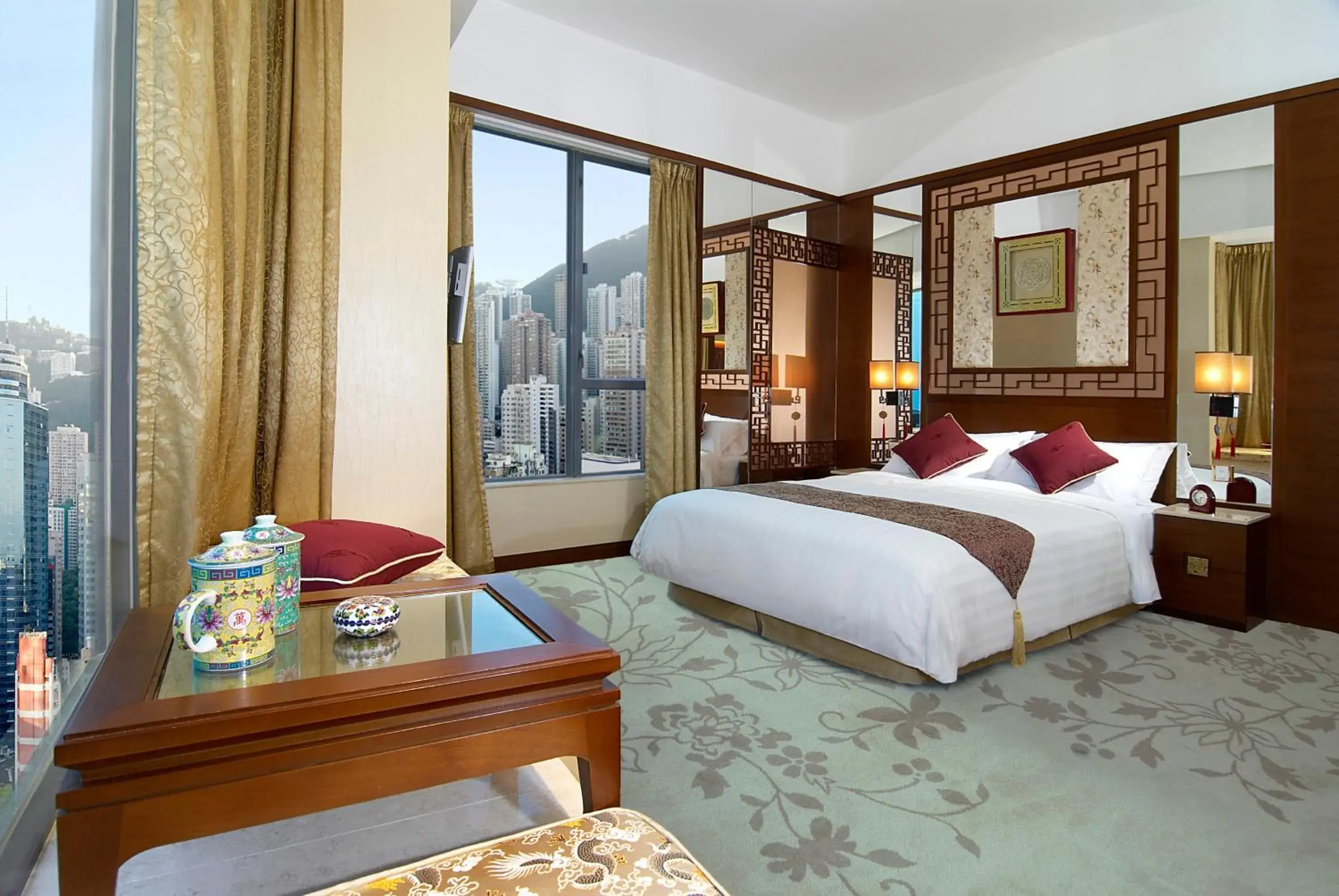 Photo of the whole room, Bed in Lan Kwai Fong Hotel - Kau U Fong Photo of the whole room, Bed in Lan Kwai Fong Hotel - Kau U Fong