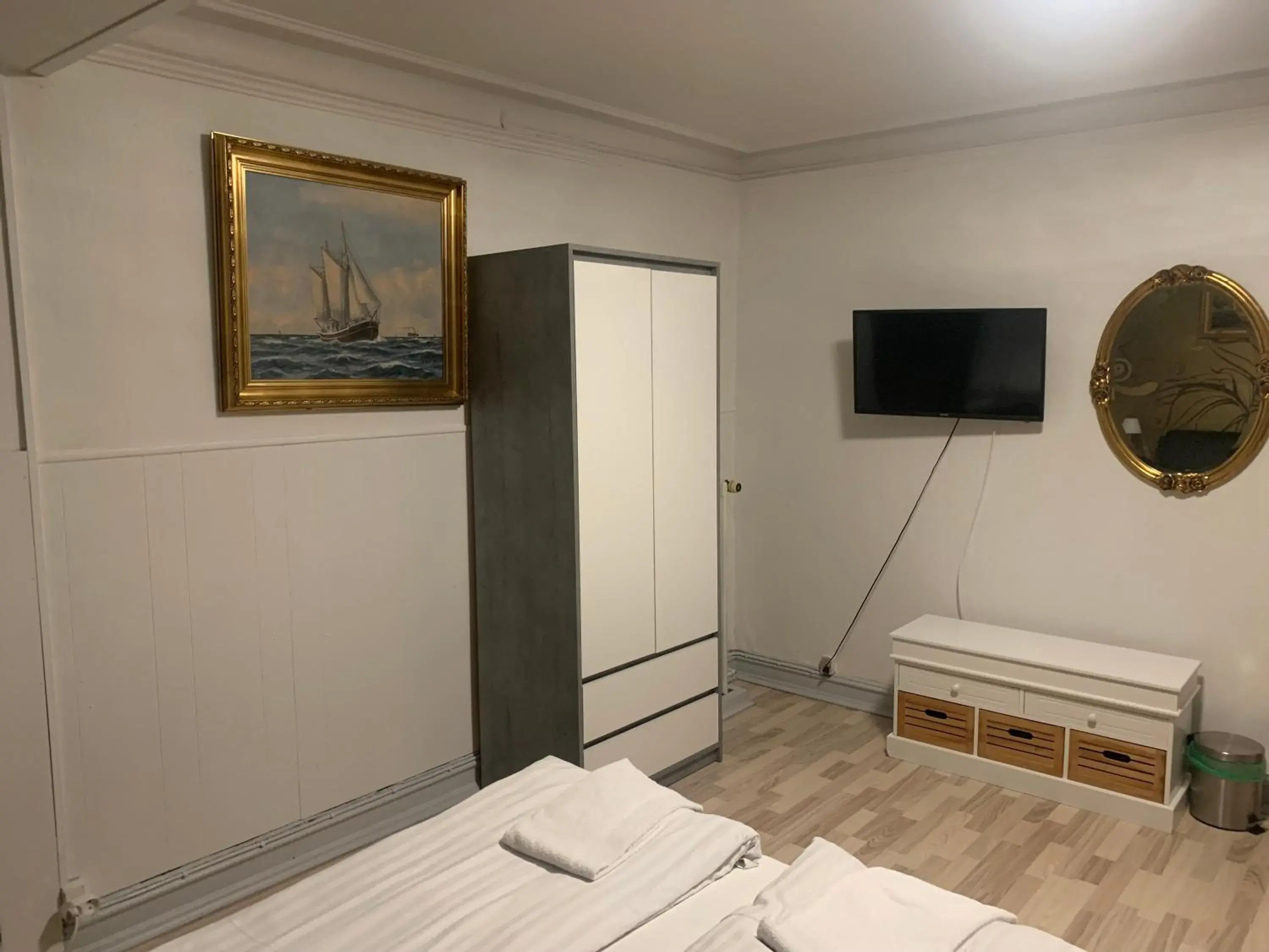 Double Room with Private External Bathroom - single occupancy in HotelPandekagehuset B&B Double Room with Private External Bathroom - single occupancy in HotelPandekagehuset B&B