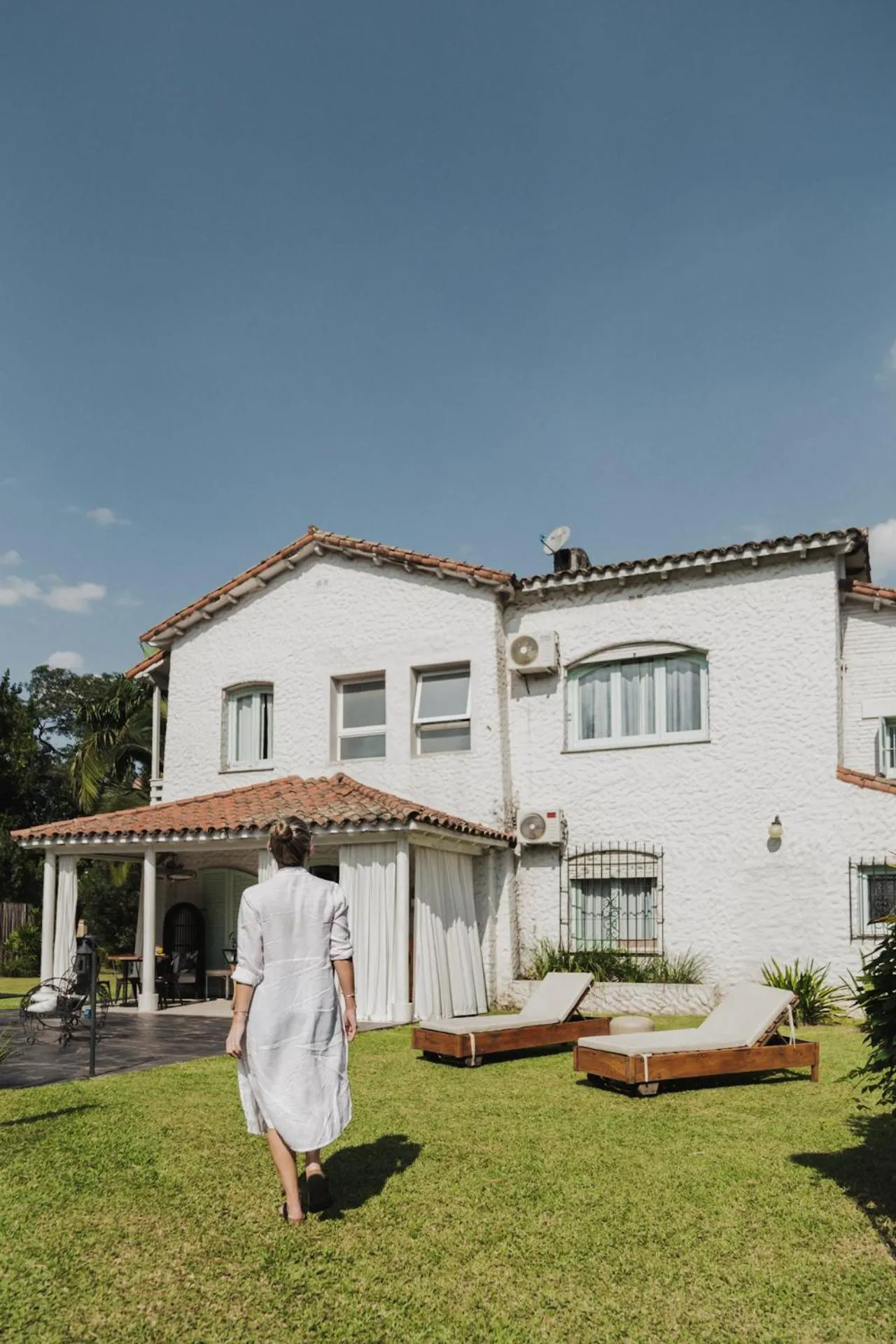 Property building in Casa Lola