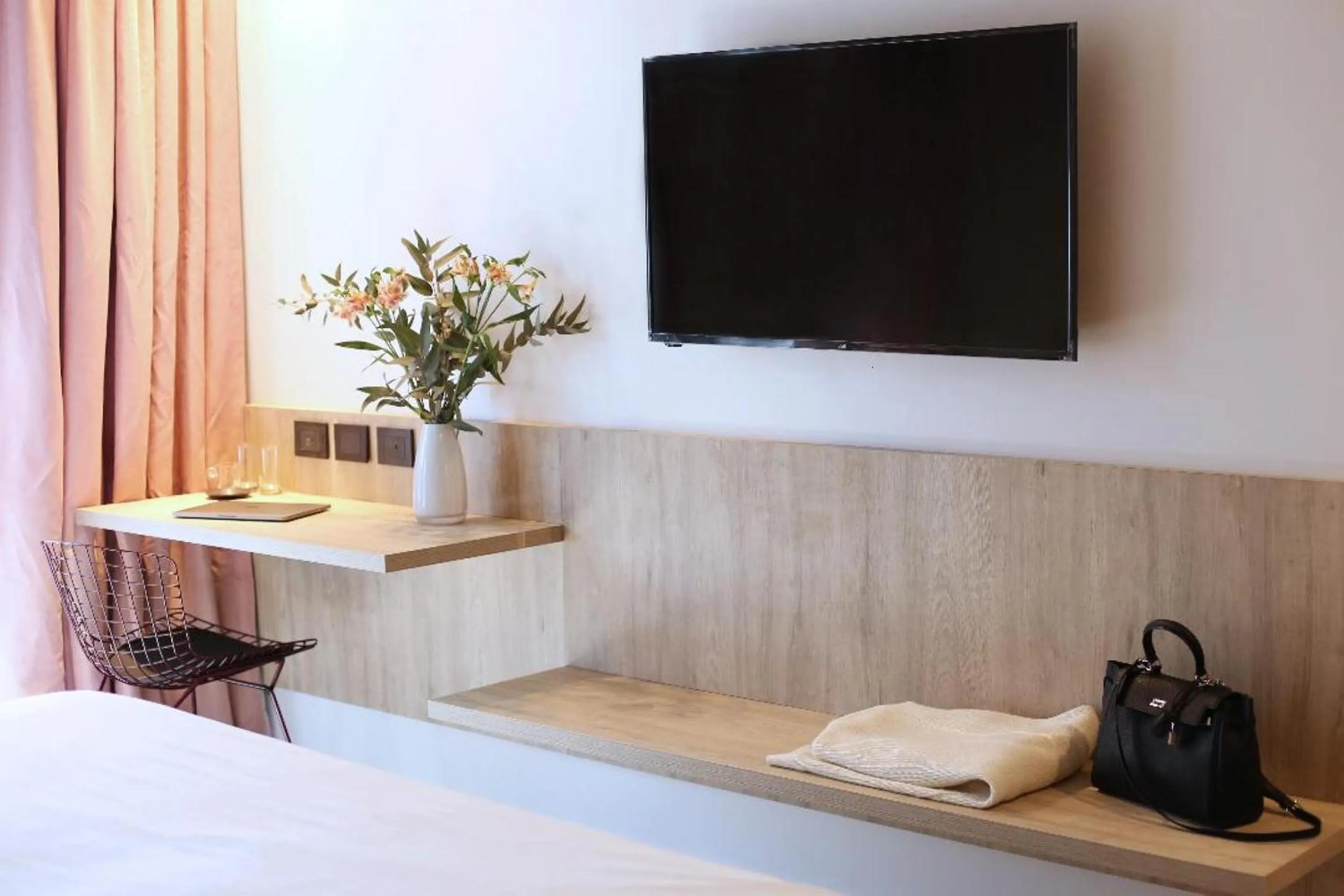 TV and multimedia, Bed in Krista Boutique Hotel