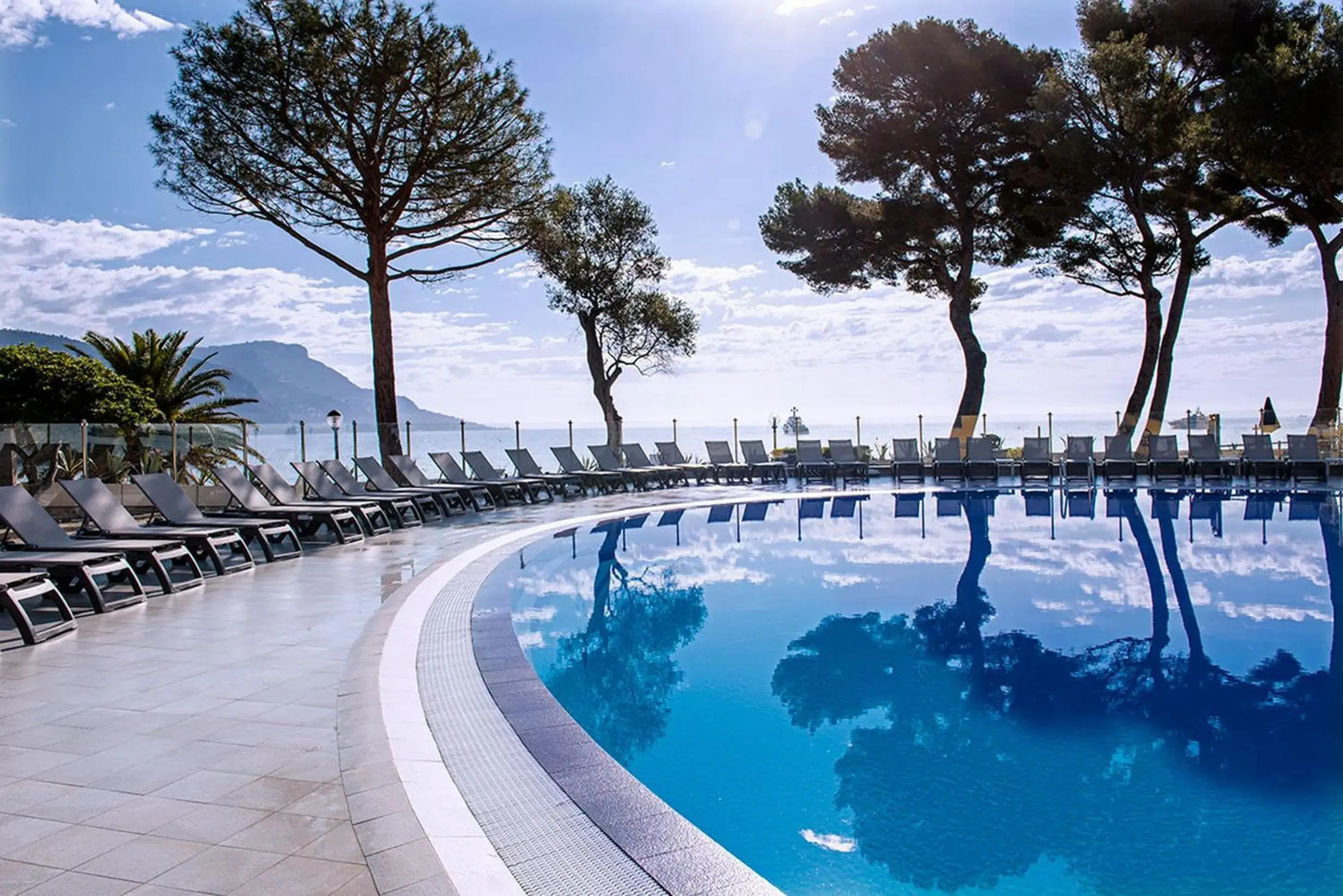 Swimming pool in Hôtel Vacances Bleues Delcloy Swimming pool in Hôtel Vacances Bleues Delcloy