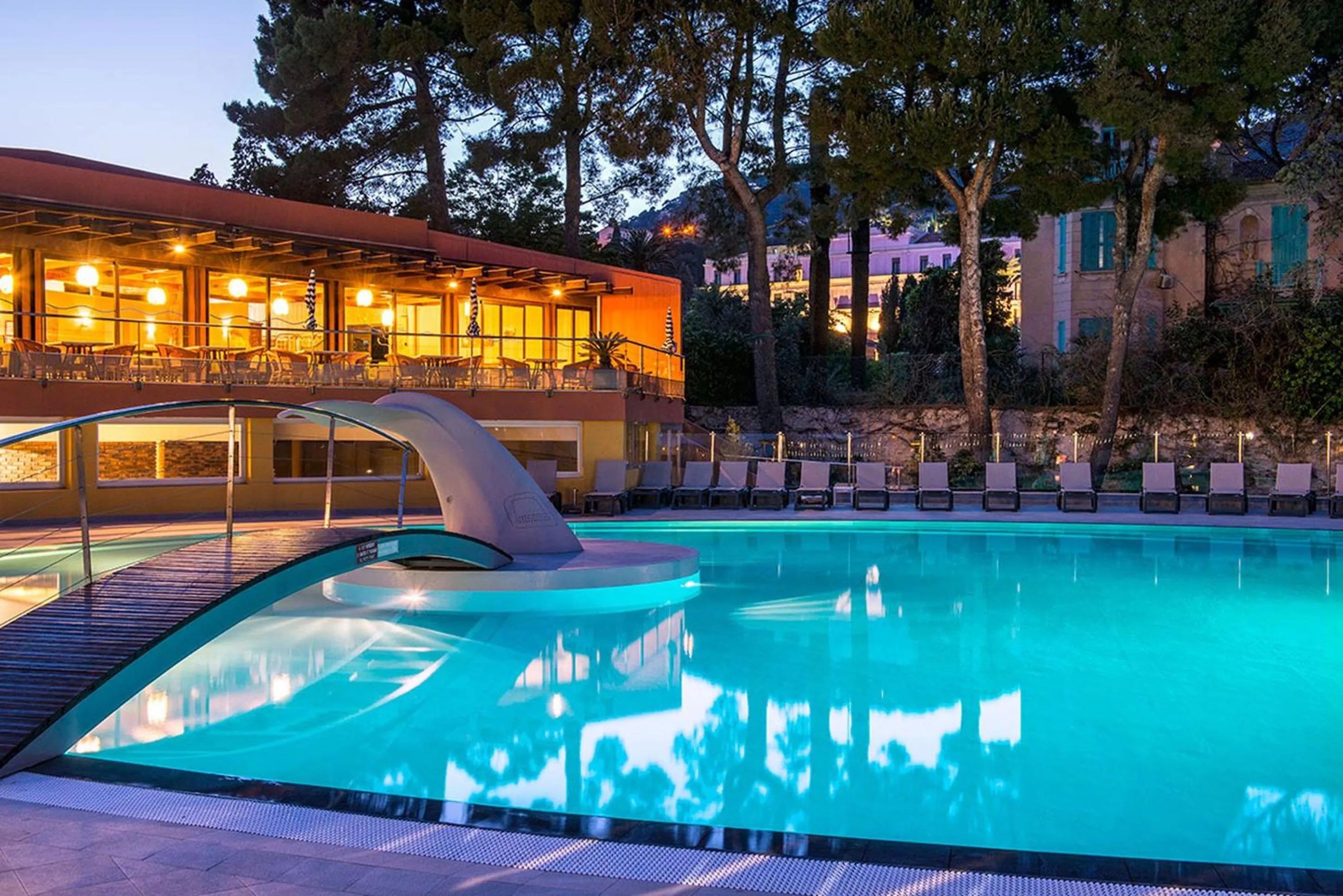 Swimming pool in Hôtel Vacances Bleues Delcloy