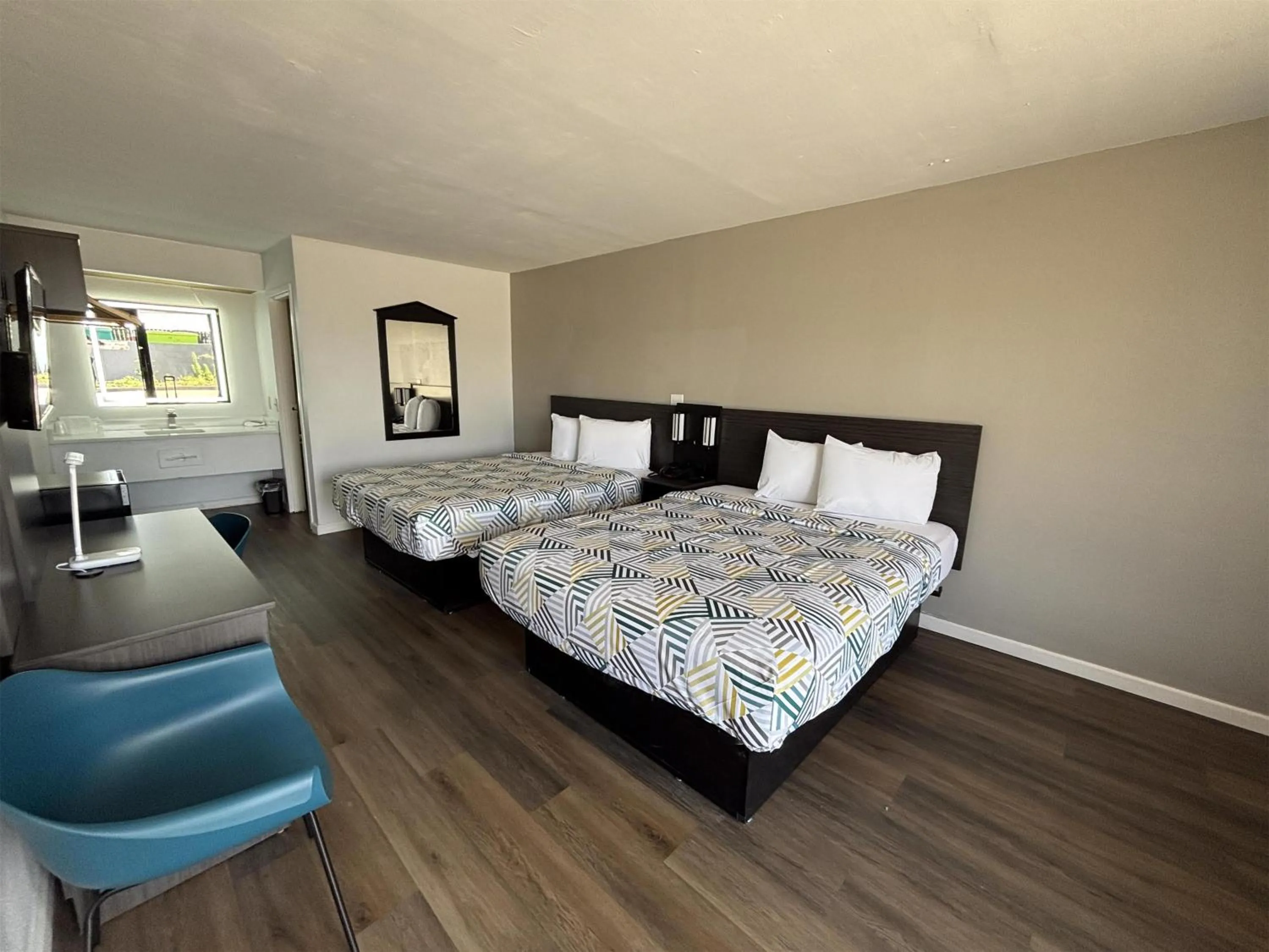 Bedroom, Bed in Motel 6 Conway, SC