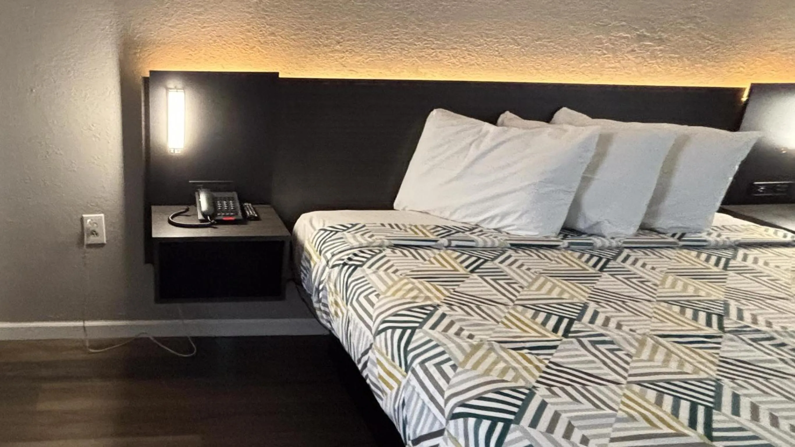 Bedroom, Bed in Motel 6 Conway, SC