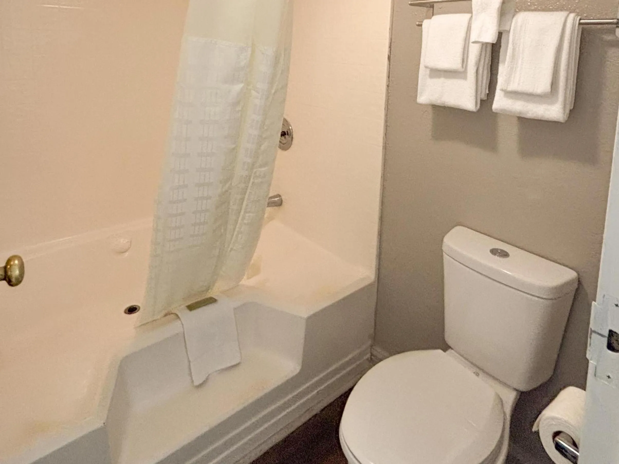 Bathroom in Motel 6 Conway, SC