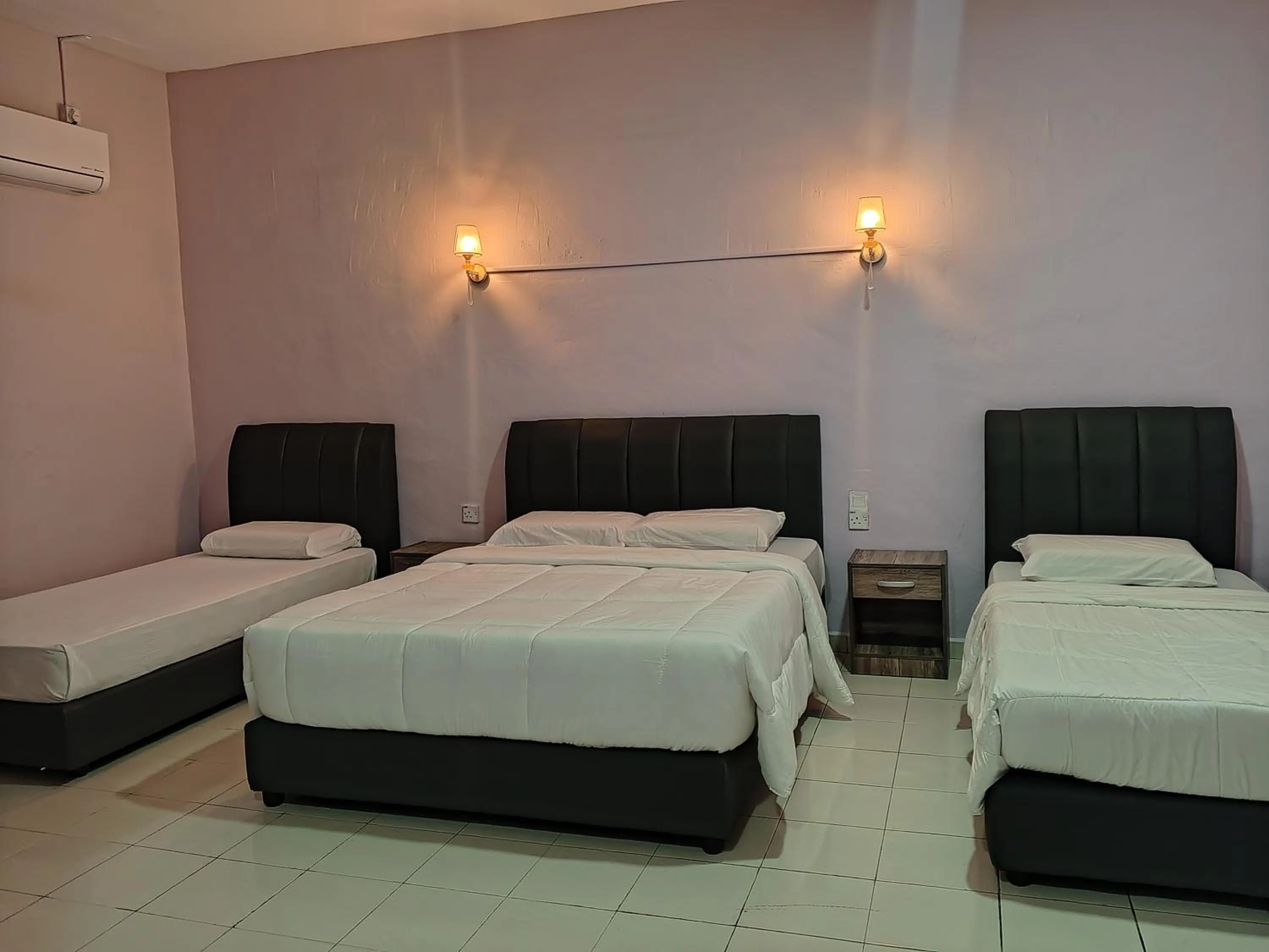 Family Room in Sukau tomanggong view bed & breakfast