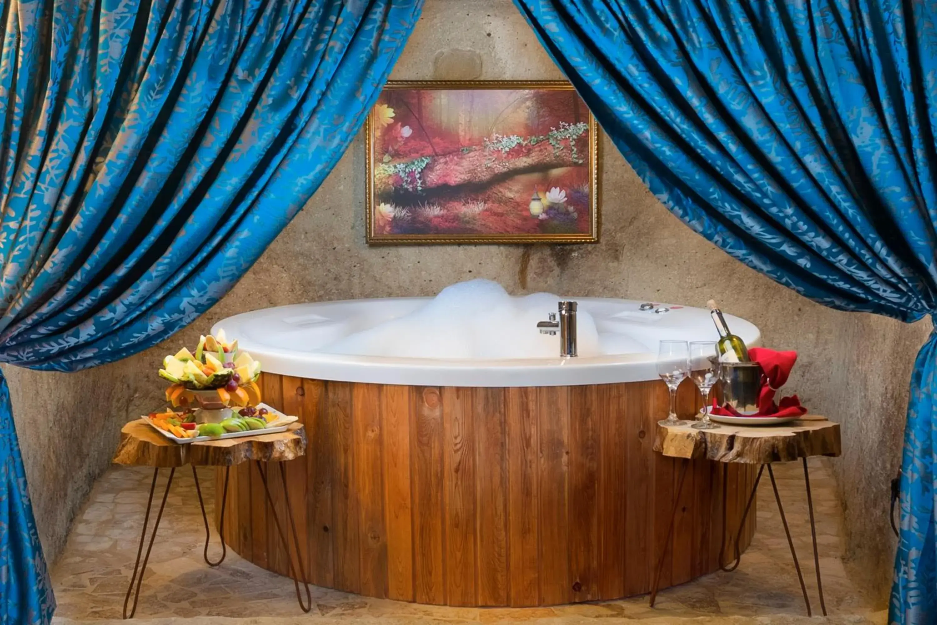 Queen Room with Spa Bath in Cappadocia Splendid Cave Hotel Queen Room with Spa Bath in Cappadocia Splendid Cave Hotel