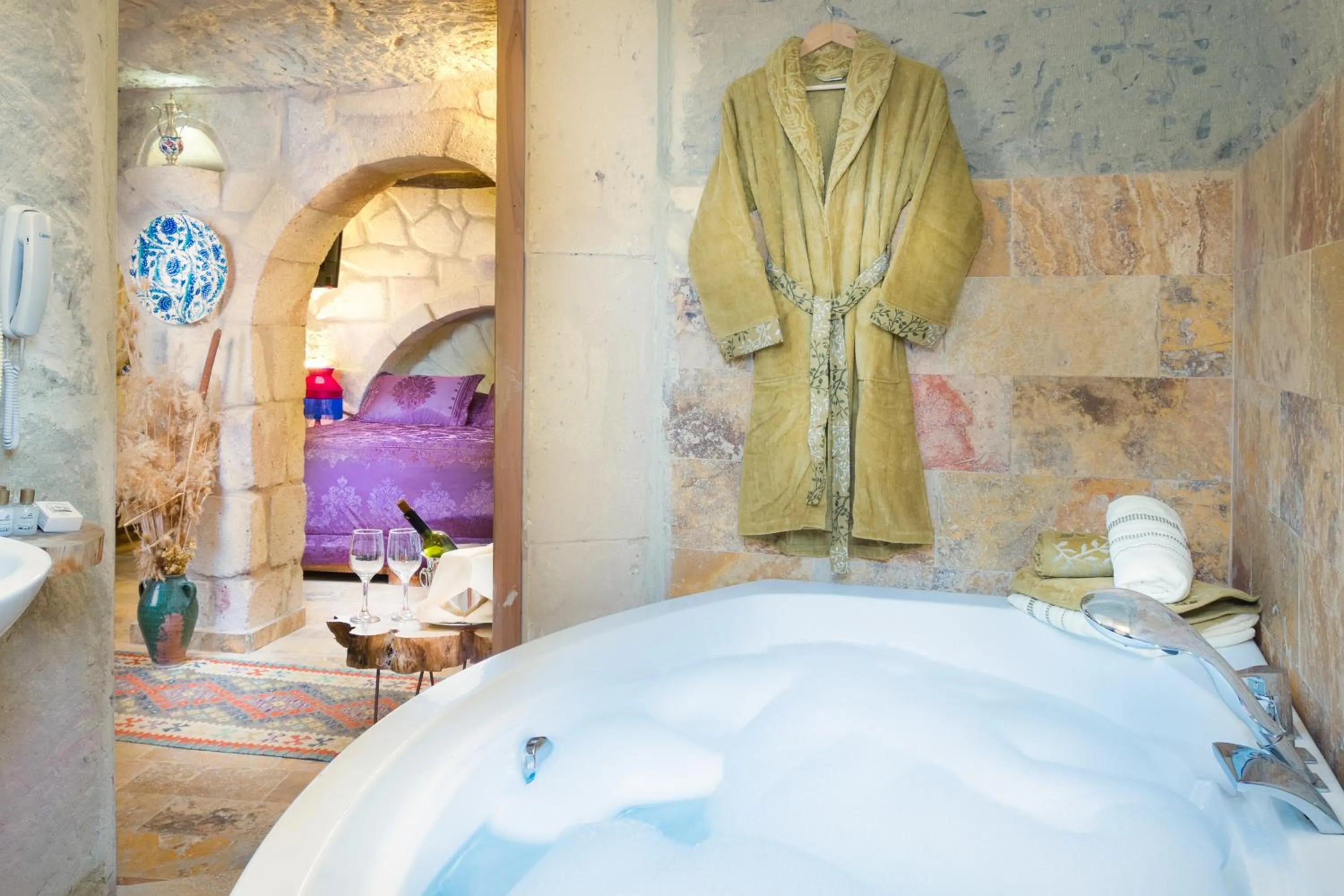 Bed in Cappadocia Splendid Cave Hotel