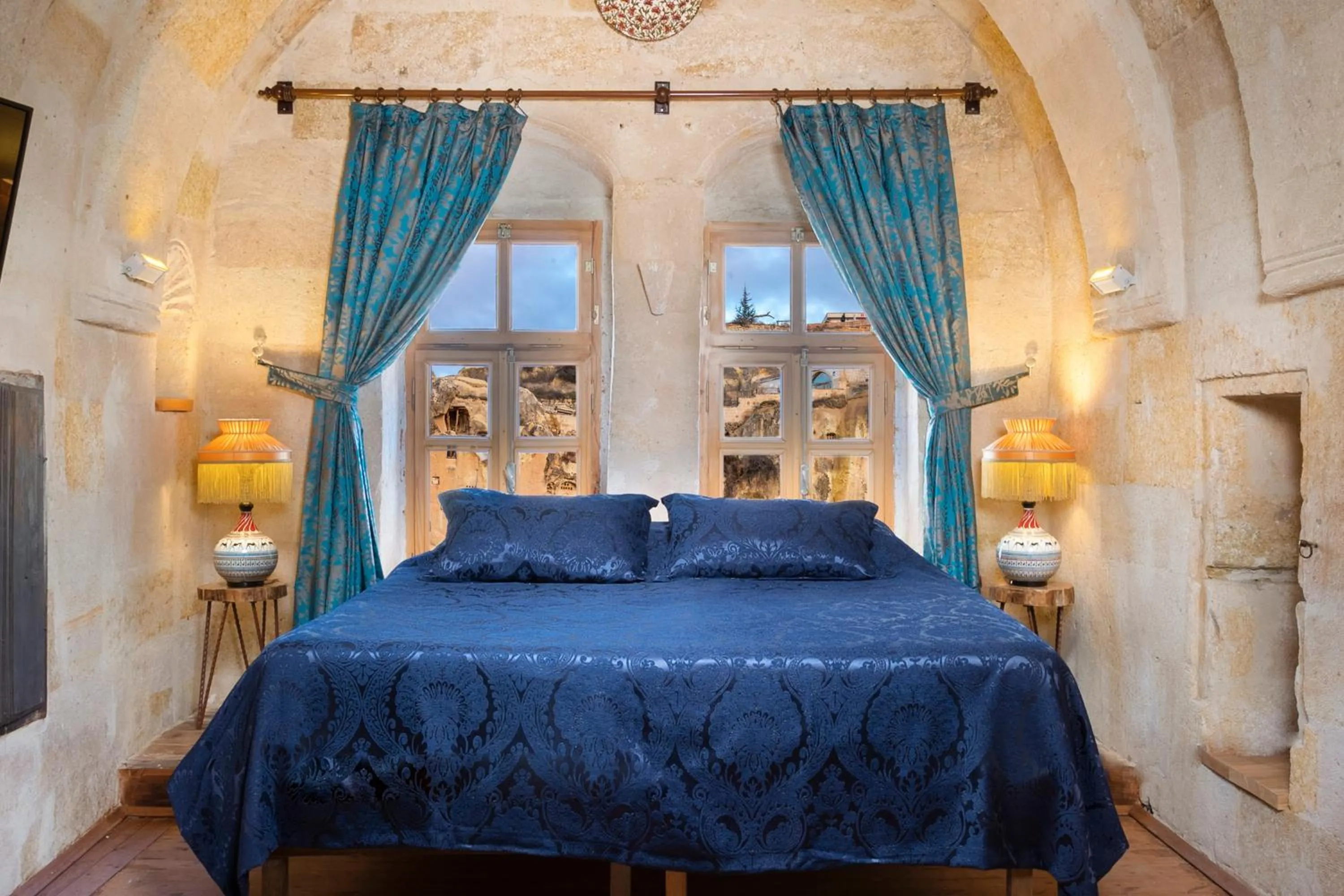 Bed in Cappadocia Splendid Cave Hotel