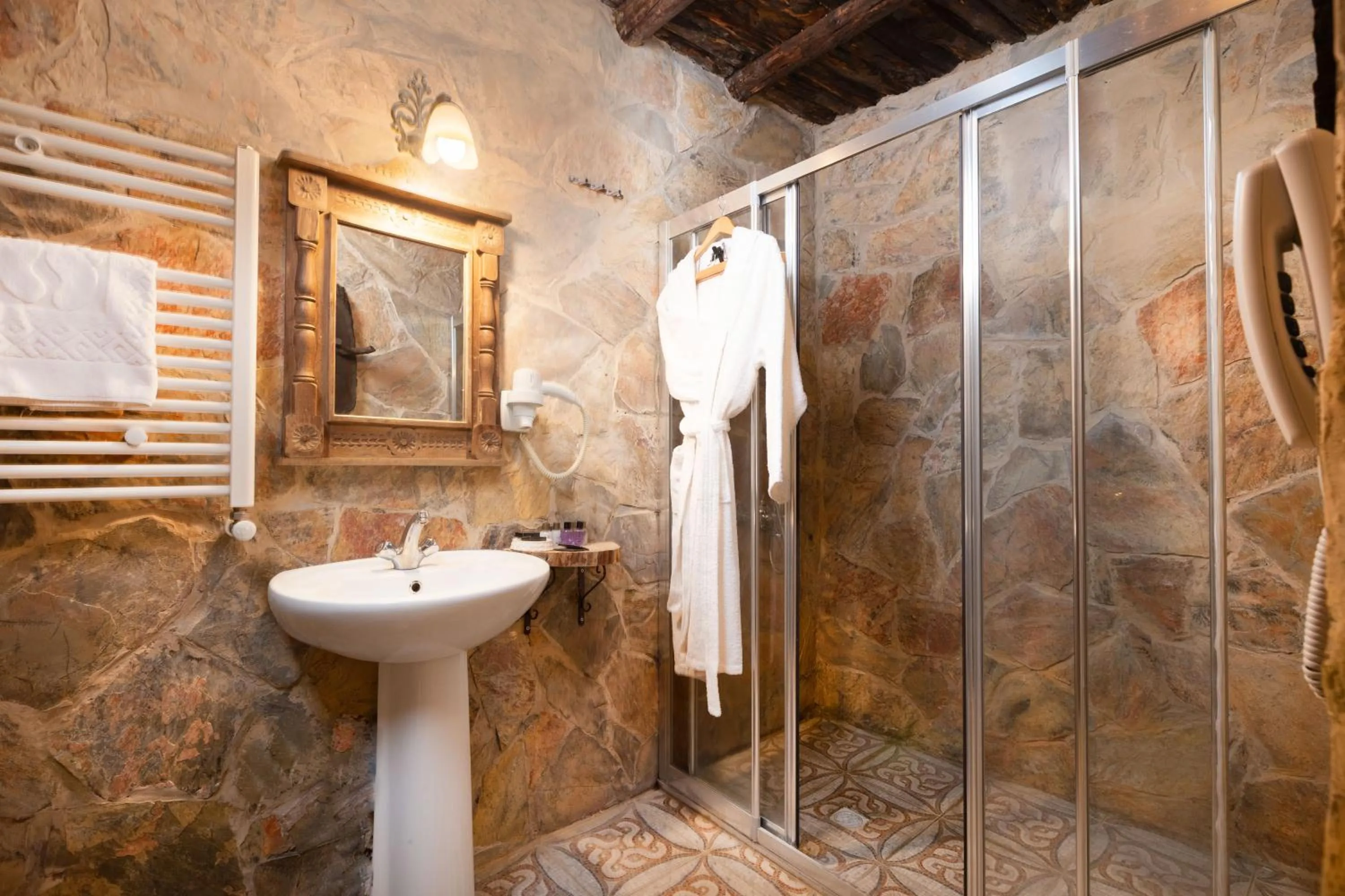 Shower in Cappadocia Splendid Cave Hotel