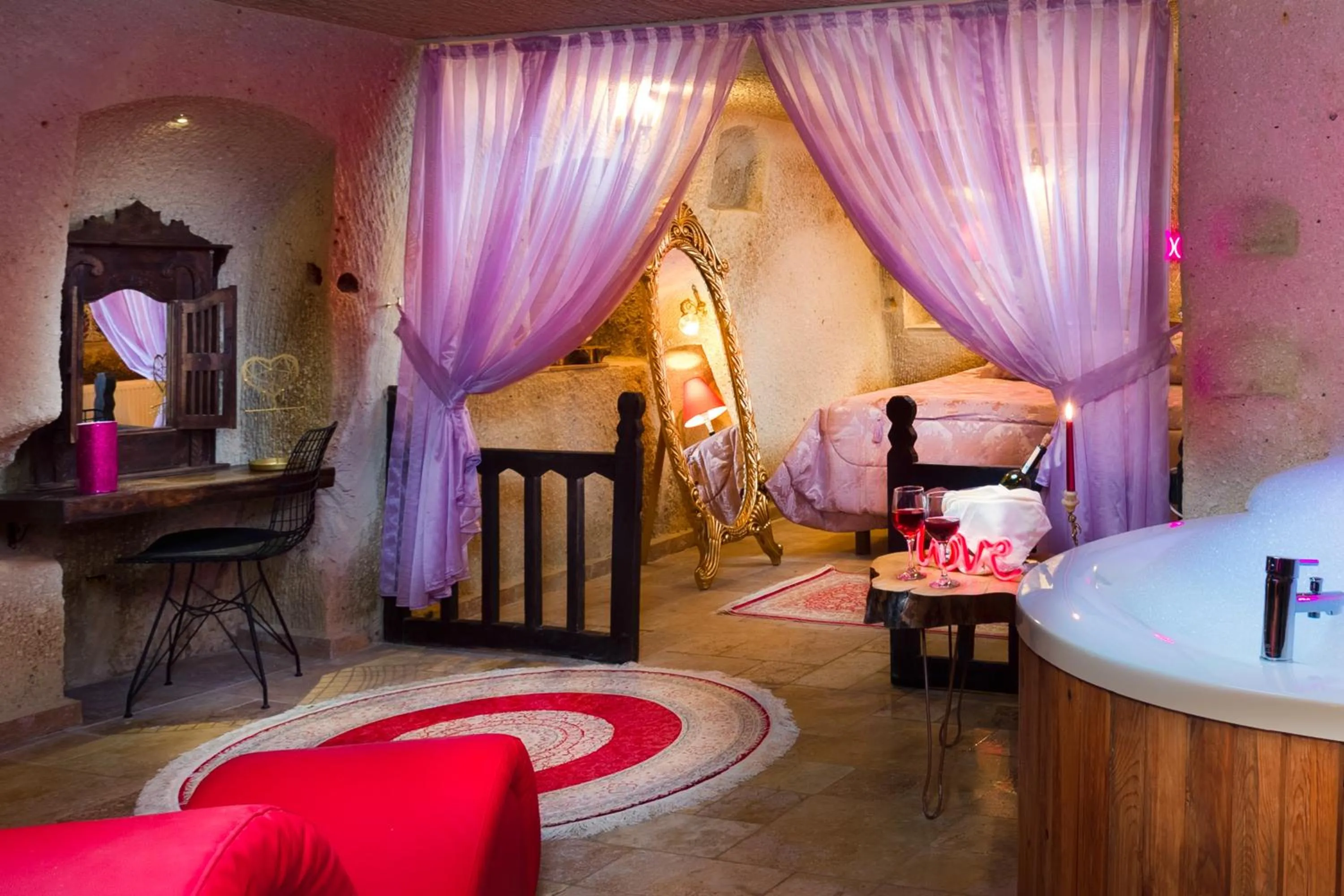 Bed in Cappadocia Splendid Cave Hotel