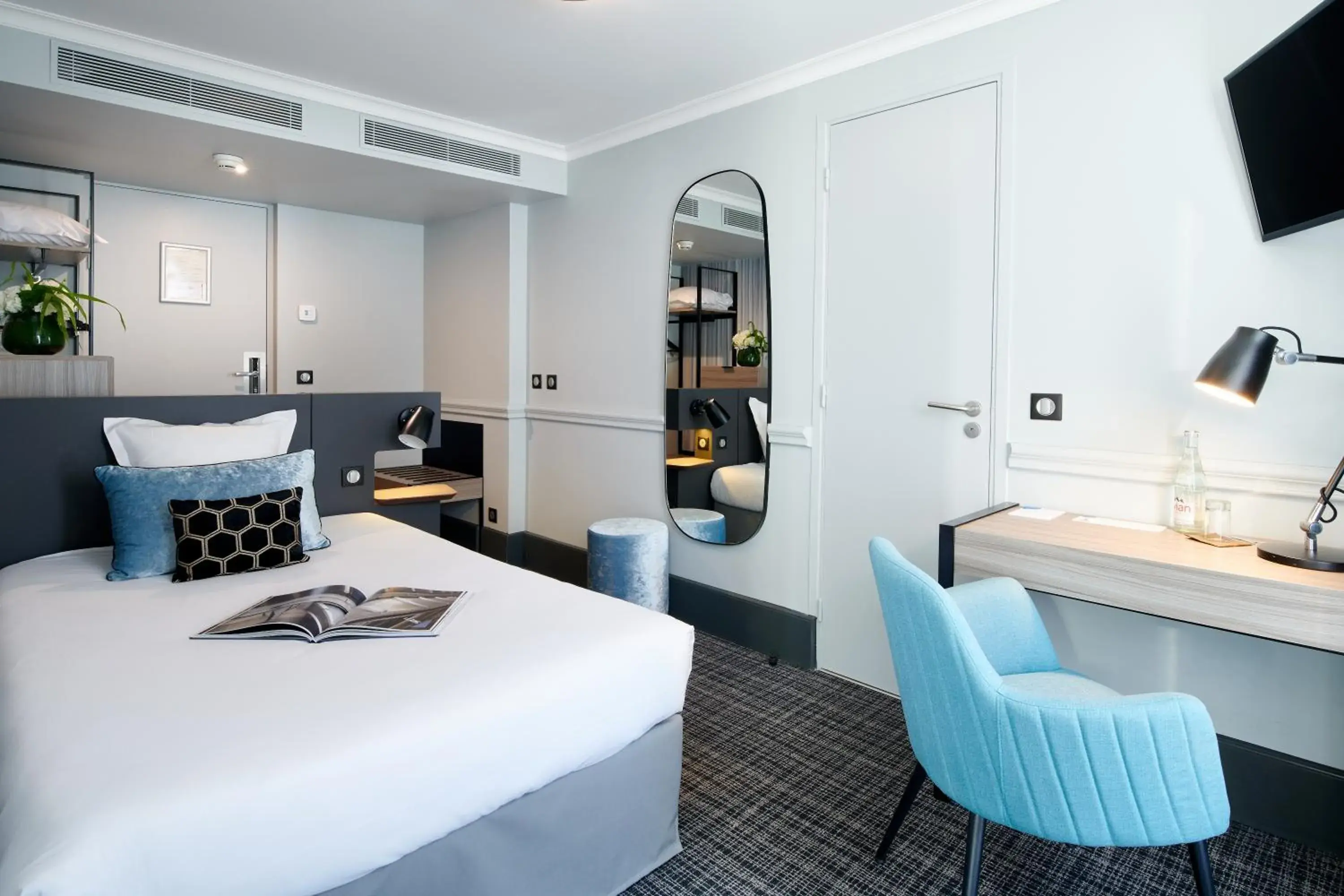 Comfort Single Room in Hotel Vacances Bleues Provinces Opera Comfort Single Room in Hotel Vacances Bleues Provinces Opera