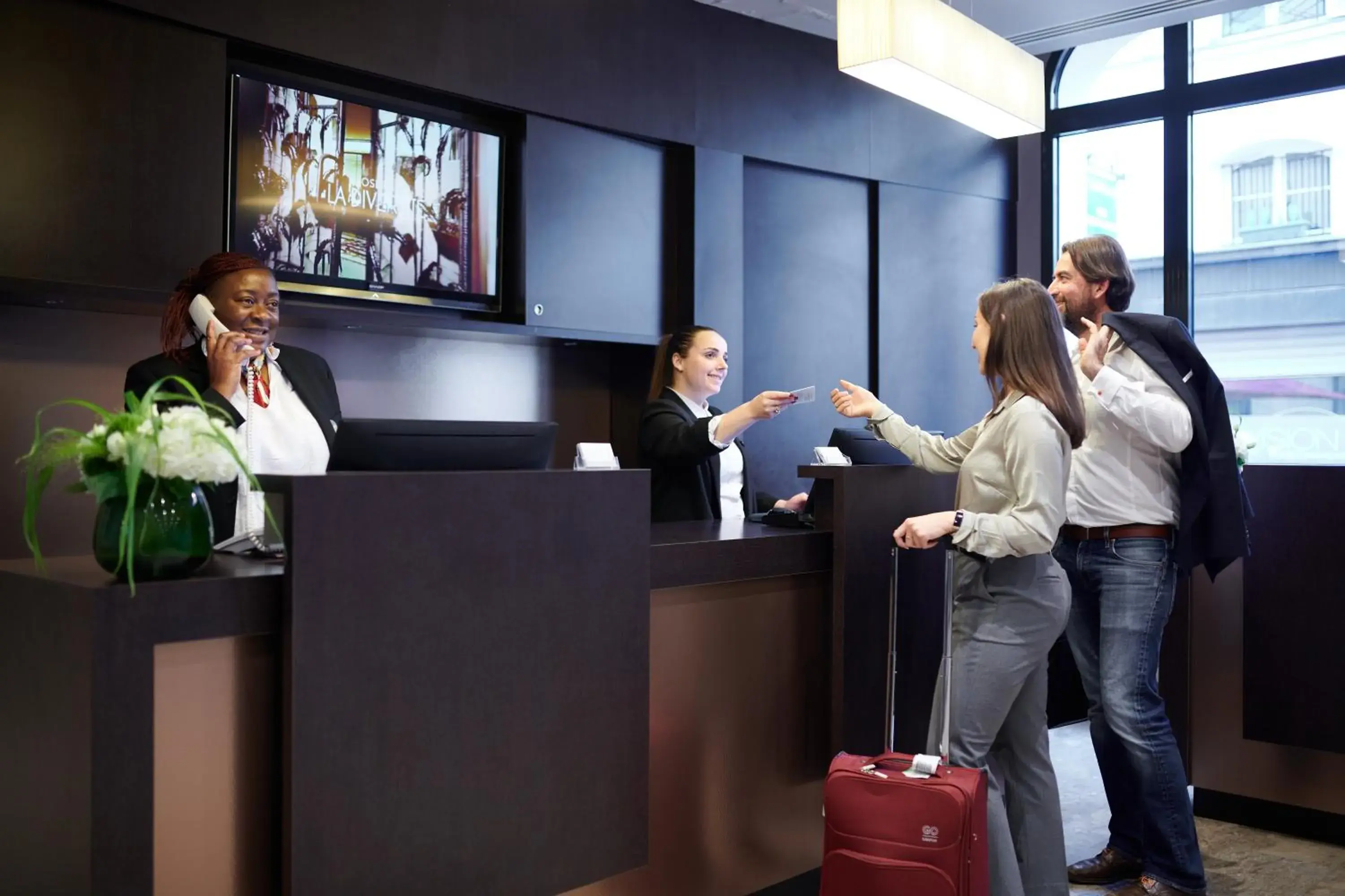 Lobby or reception in Hotel Vacances Bleues Provinces Opera Lobby or reception in Hotel Vacances Bleues Provinces Opera