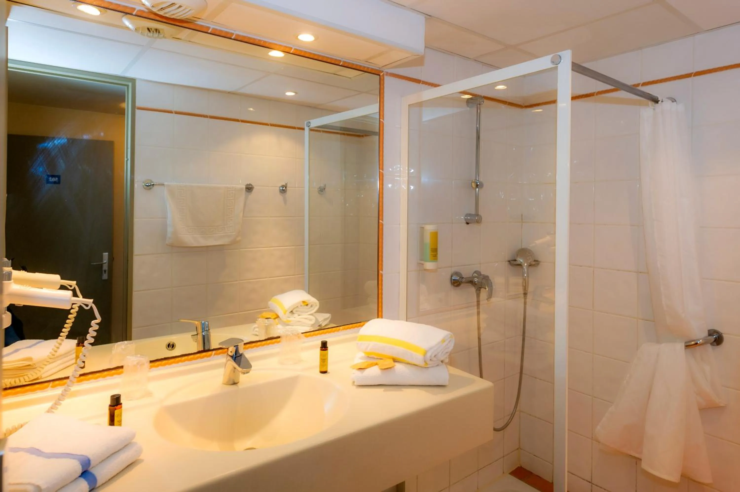 Bathroom in Club Vacances Bleues Domaine de Château Laval