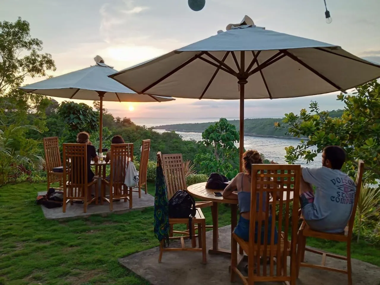 Restaurant/places to eat in Sakti OceanView Nusa Penida