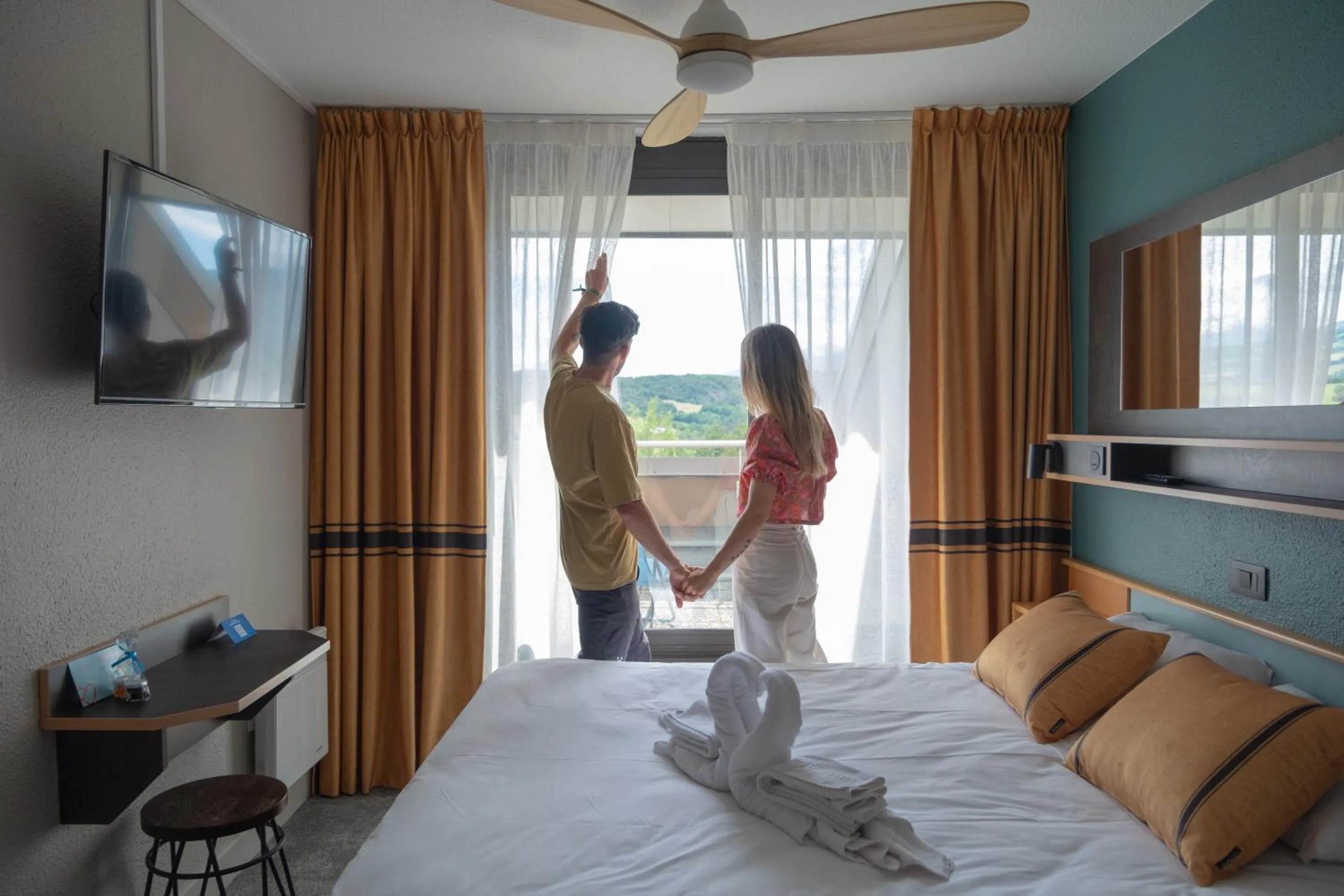 Photo of the whole room, Bed in Club Vacances Bleues Les Horizons du Lac (anciennement Serre-du-Villard)