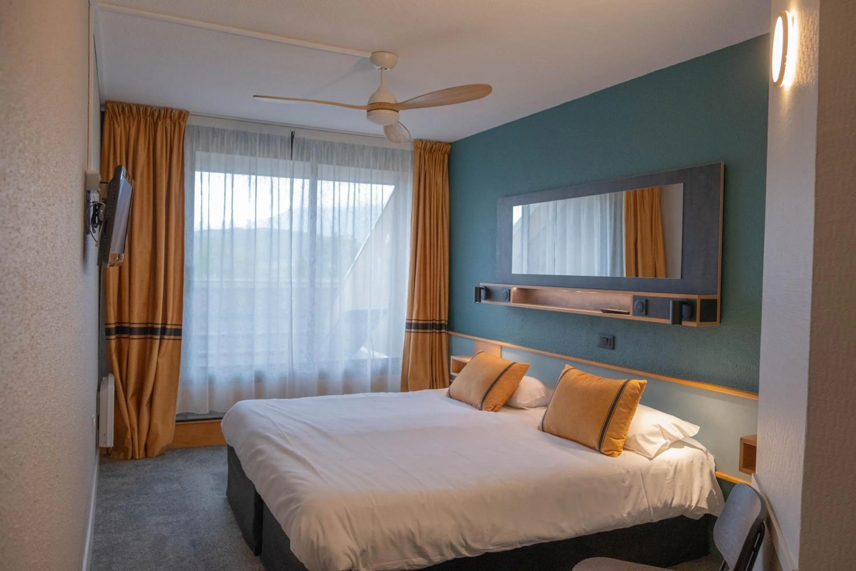 Photo of the whole room, Bed in Club Vacances Bleues Les Horizons du Lac (anciennement Serre-du-Villard)