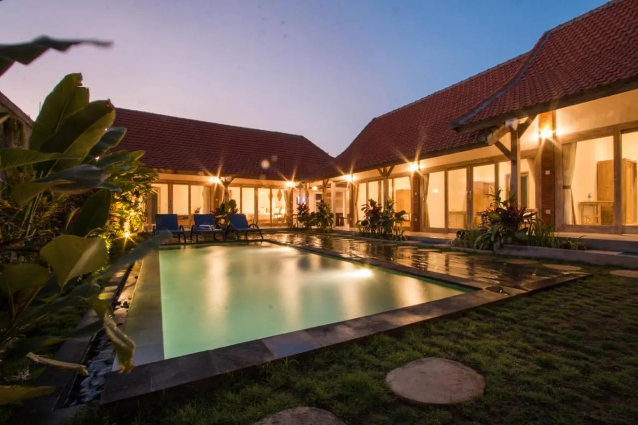 Swimming pool in Devan Guest House Canggu
