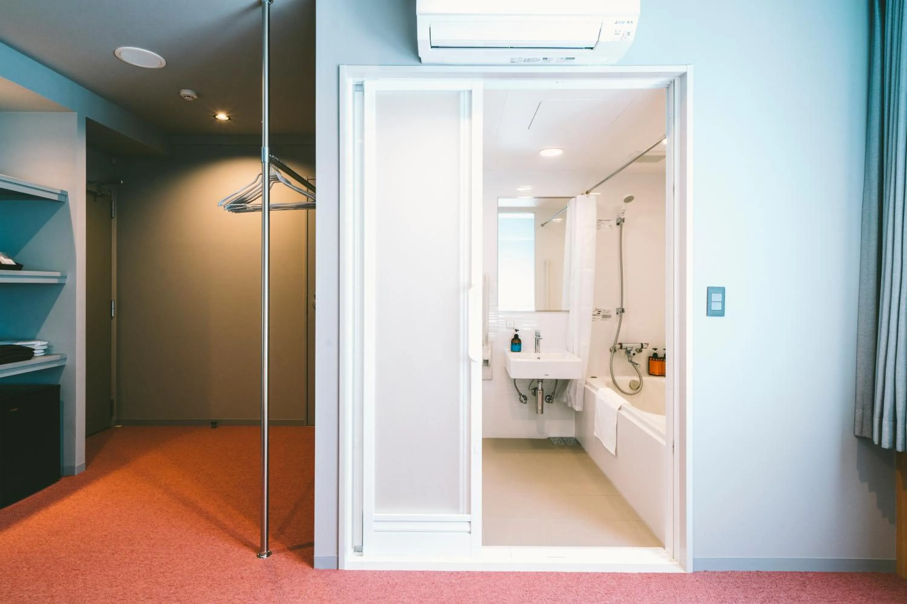 Photo of the whole room in LANDABOUT TOKYO