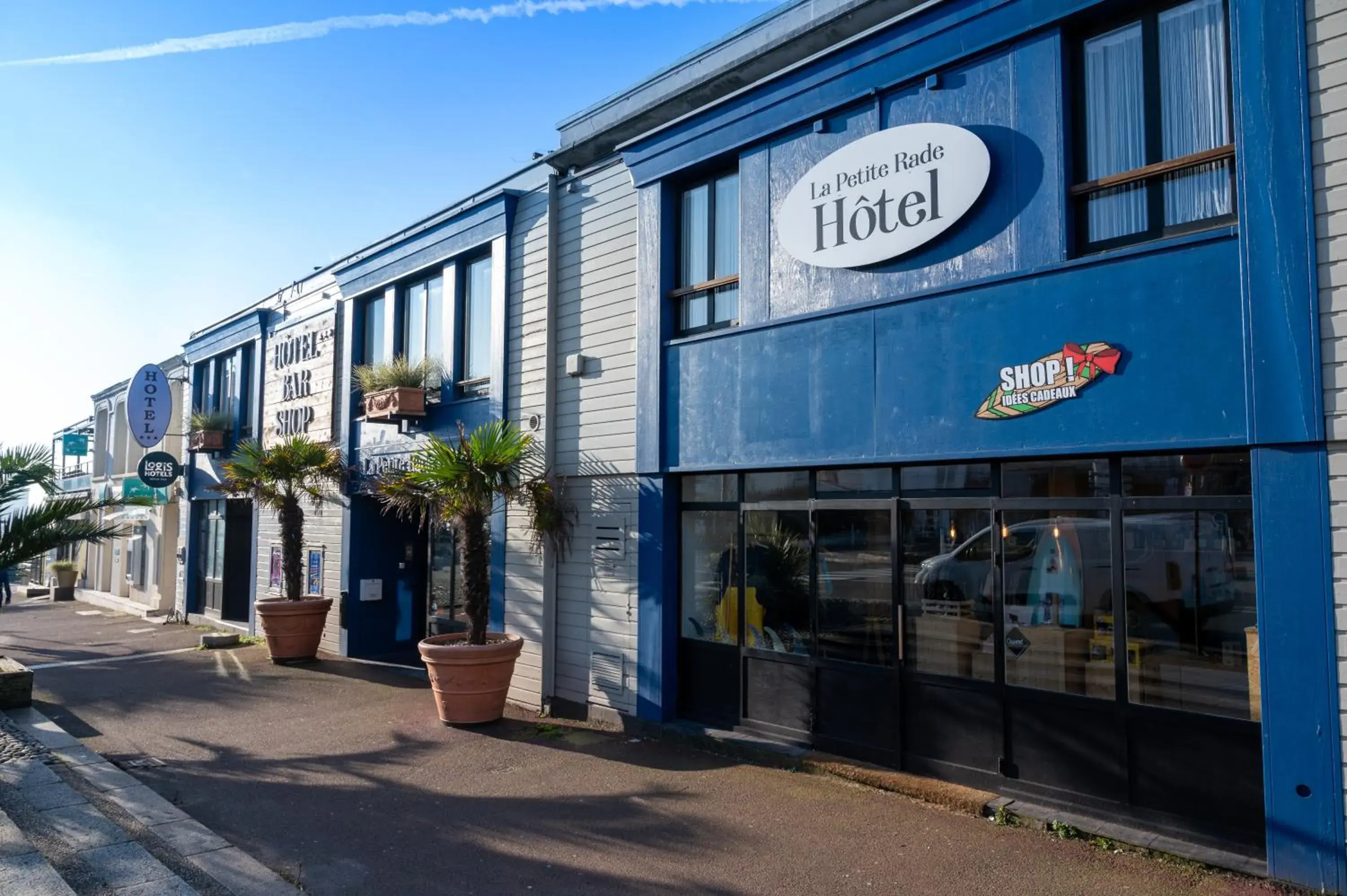 Facade/entrance in LOGIS HOTEL - La Petite Rade Facade/entrance in LOGIS HOTEL - La Petite Rade