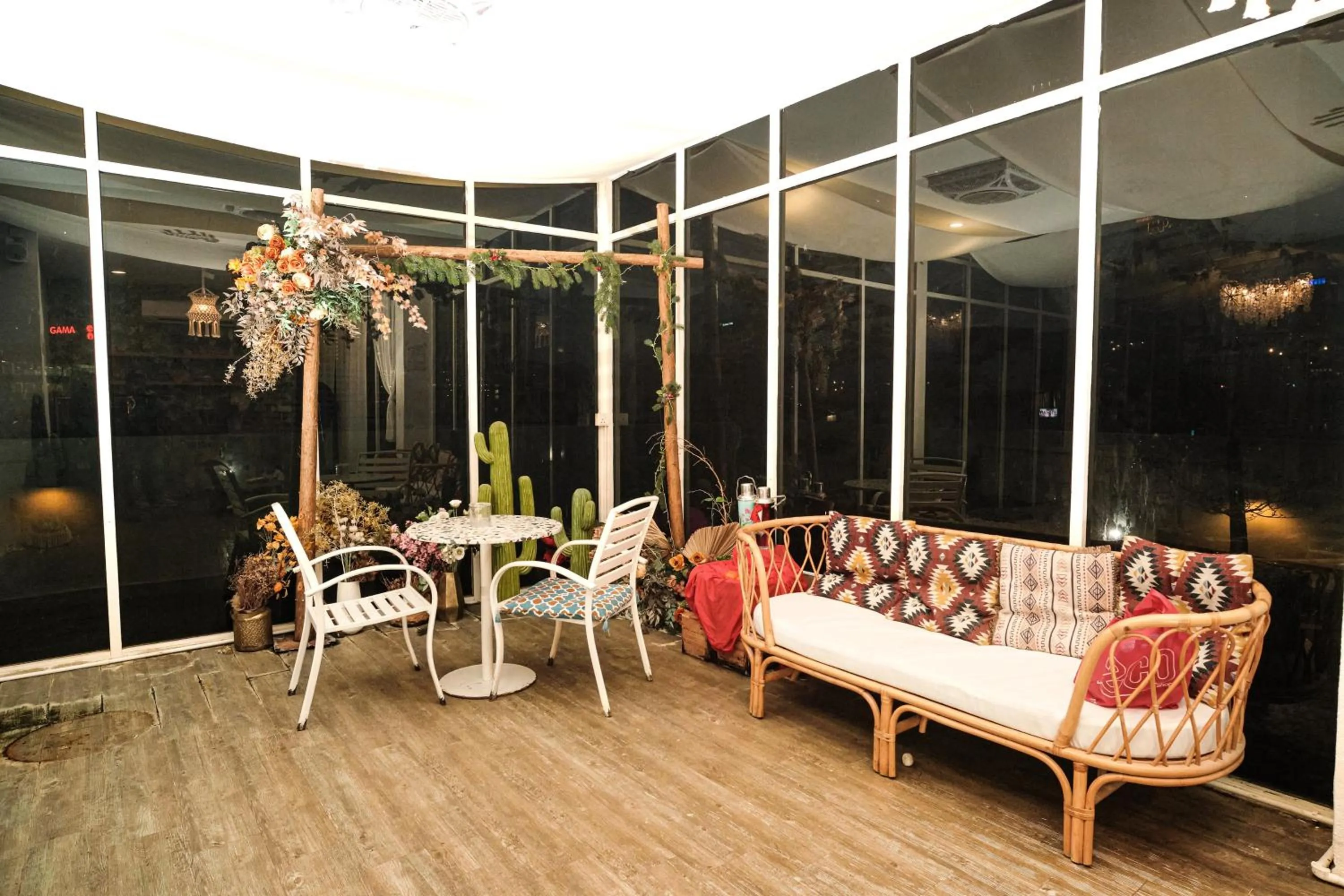 Restaurant/places to eat in Palette Georgetown Formerly WoW Hotel