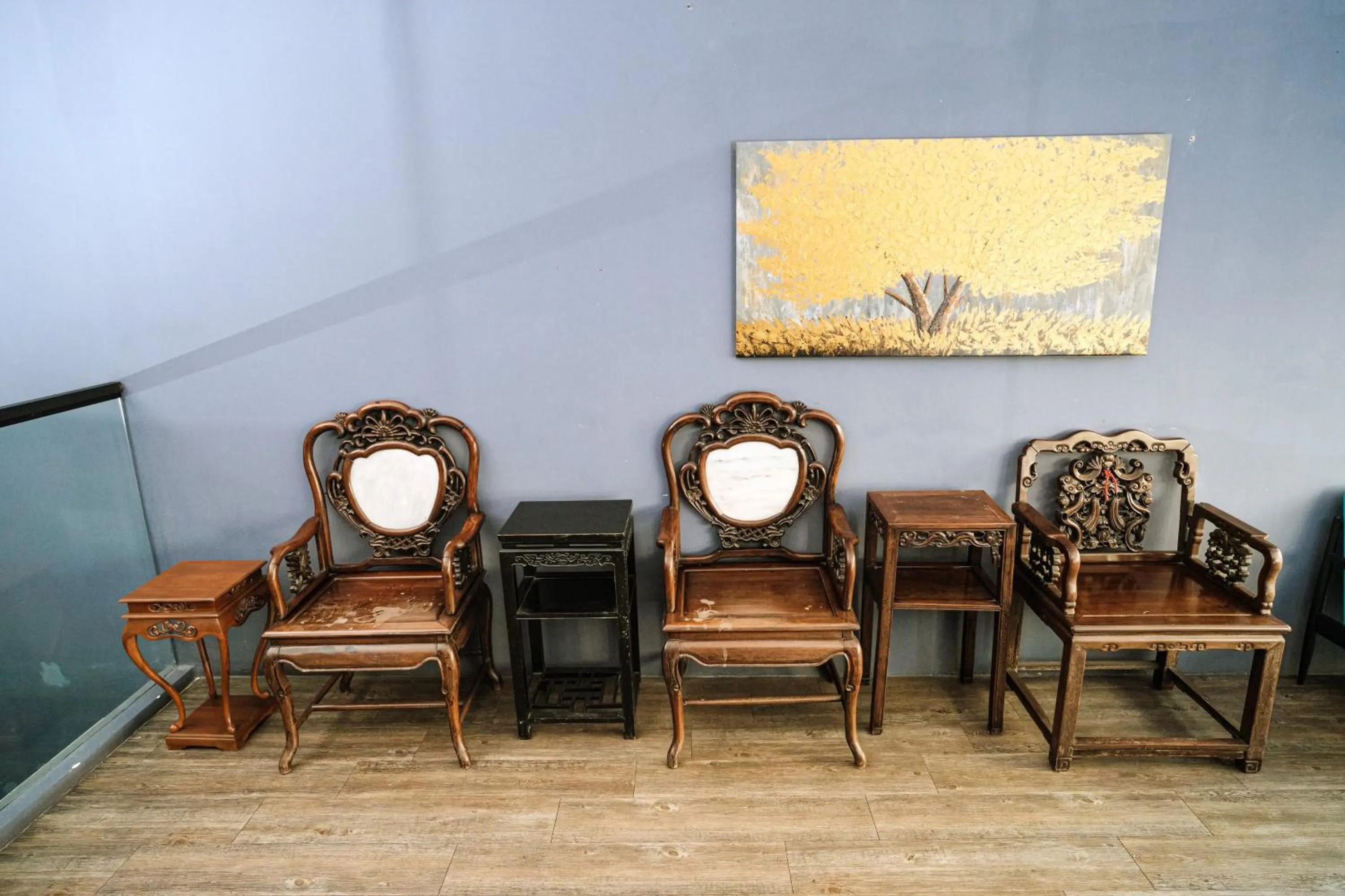 Seating area in Palette Georgetown Formerly WoW Hotel