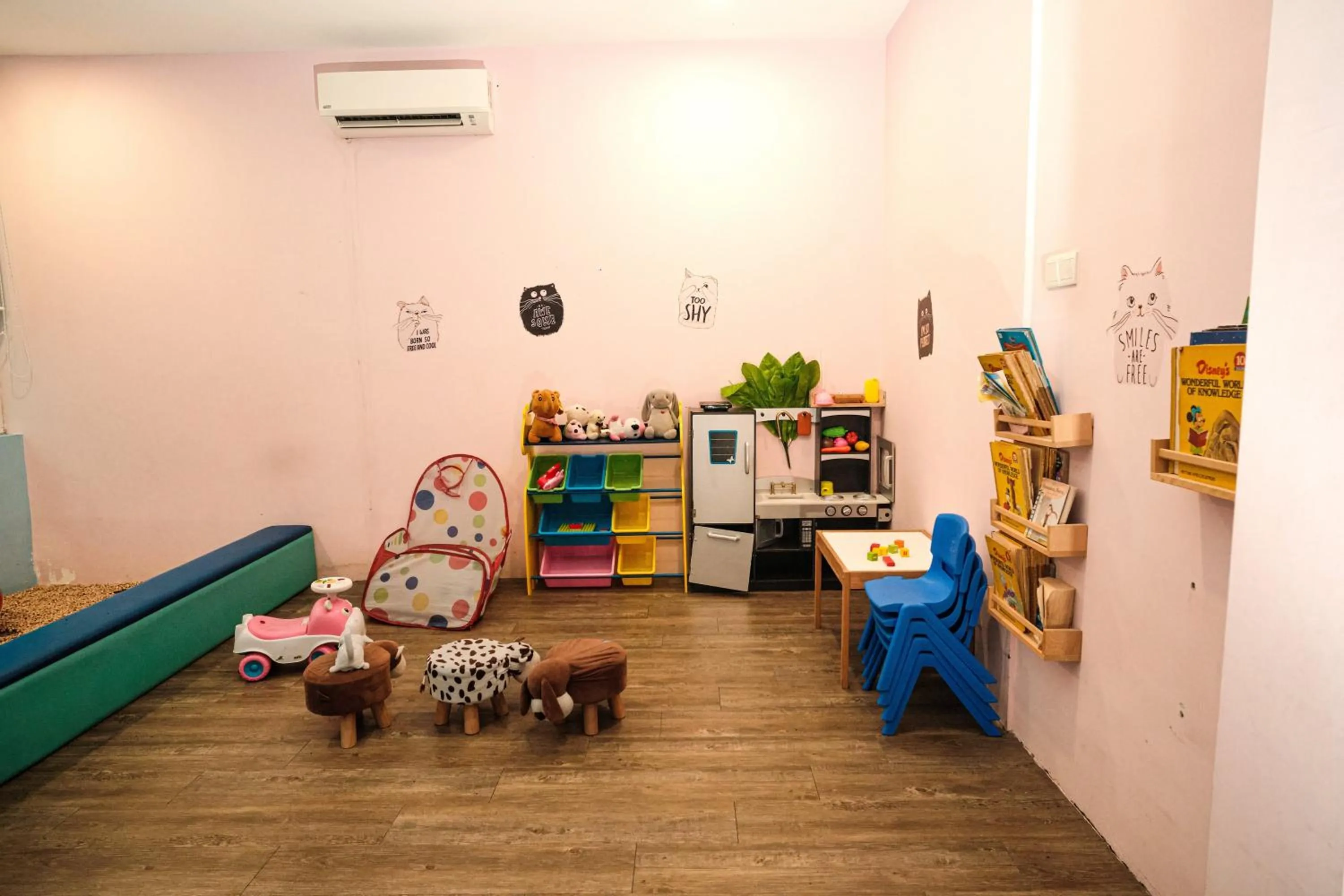 Game Room in Palette Georgetown Formerly WoW Hotel