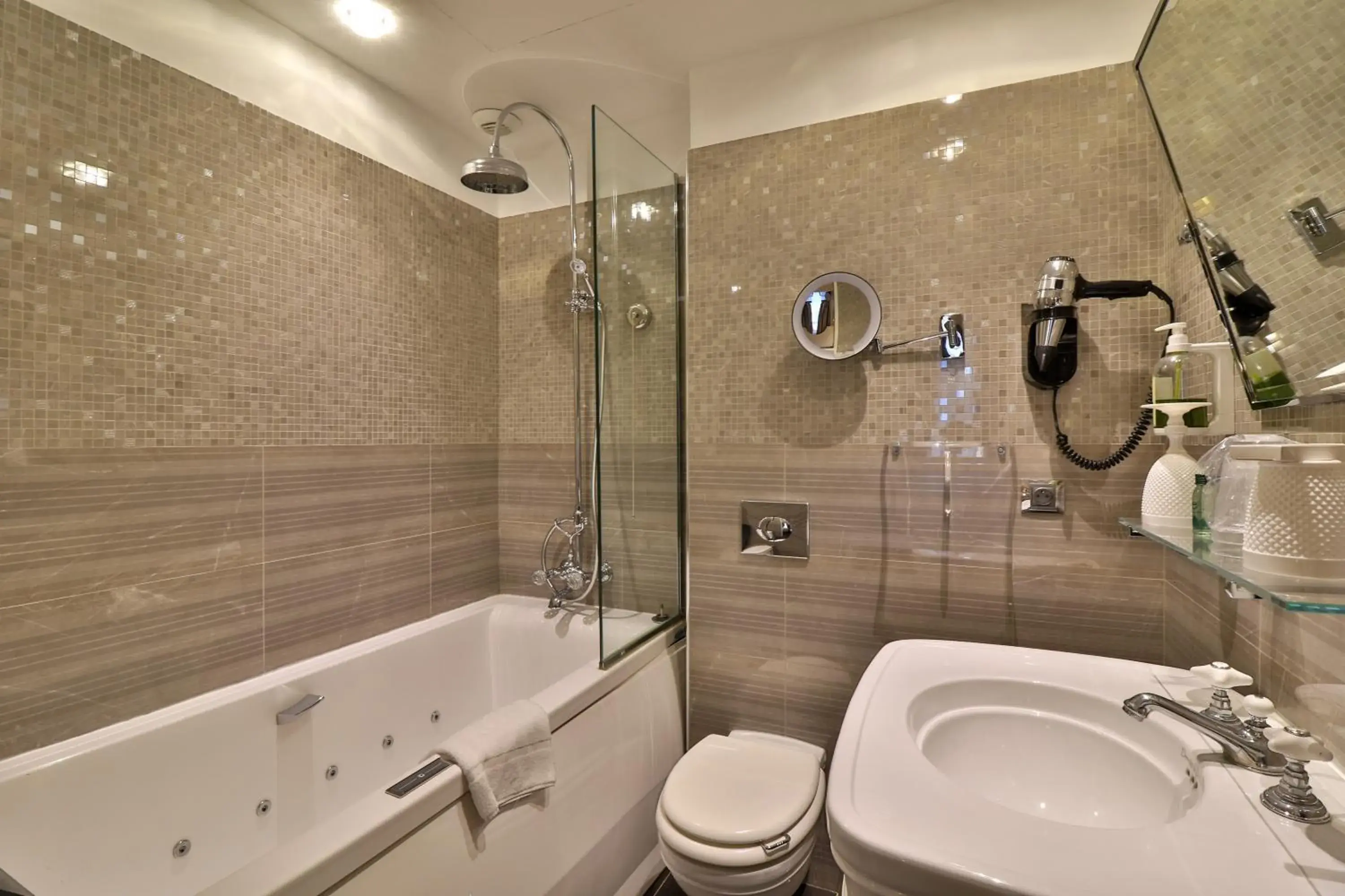 Bathroom in Hotel Le Meurice