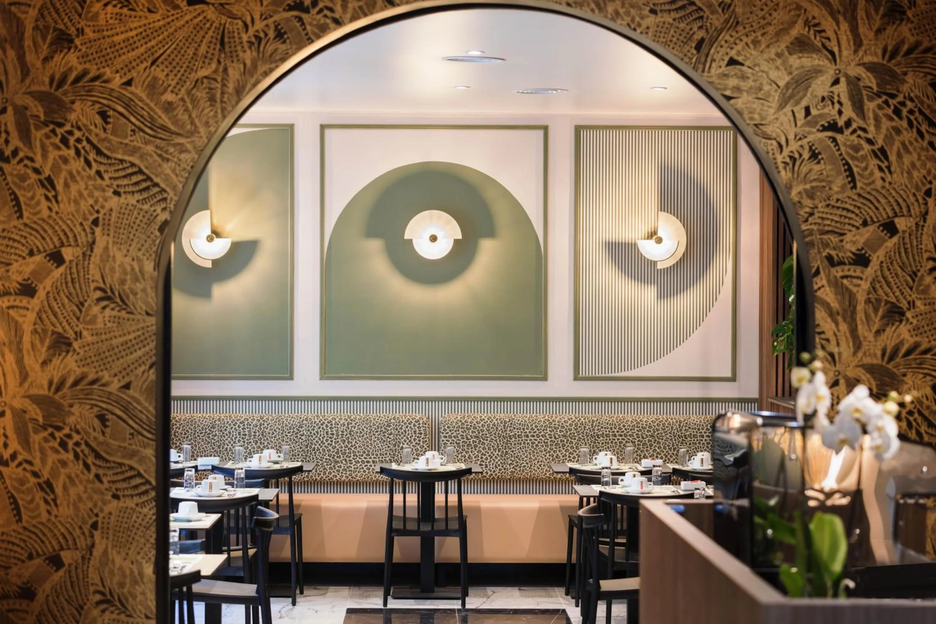 Breakfast in Hotel Khla Nice