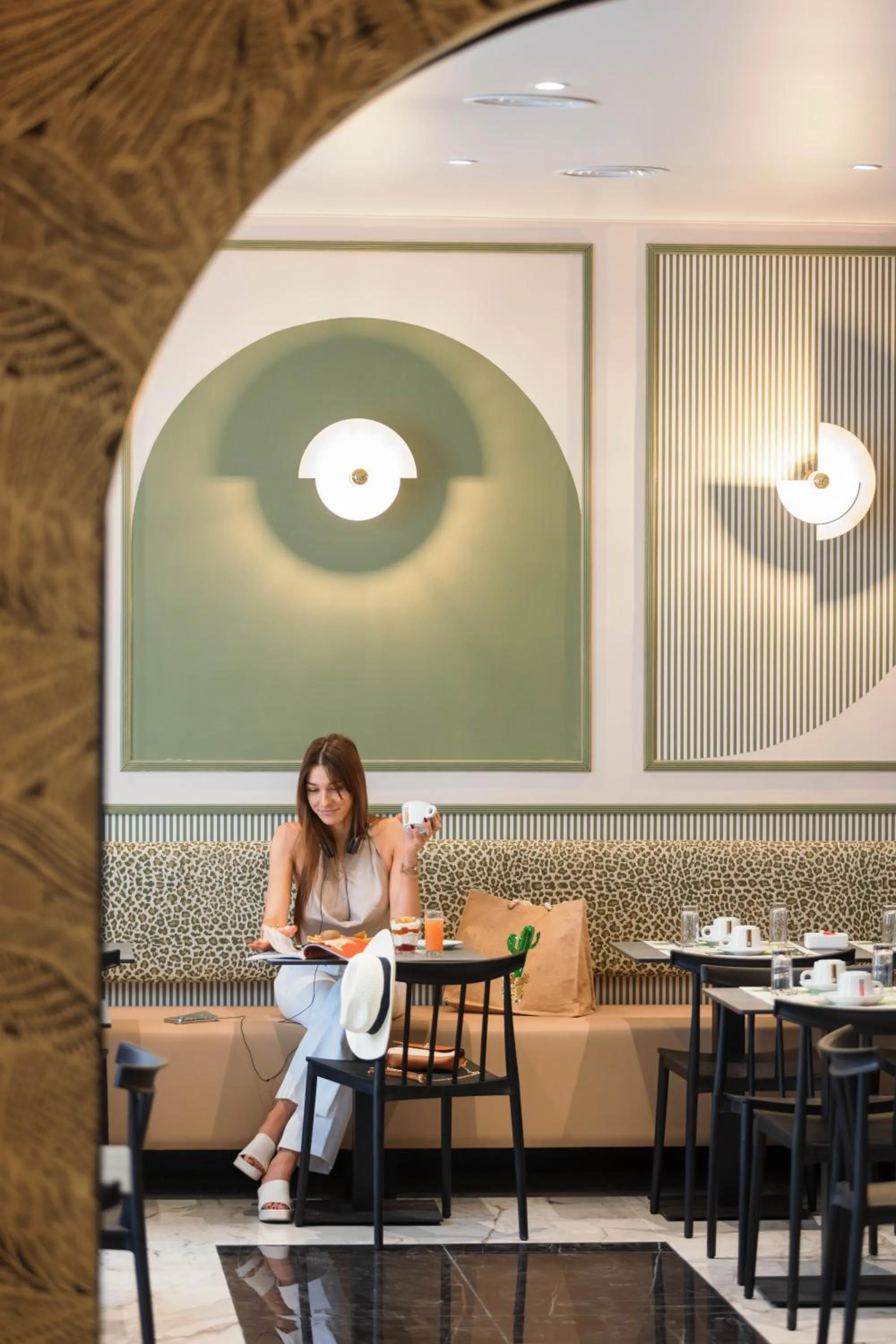 People in Hotel Khla Nice