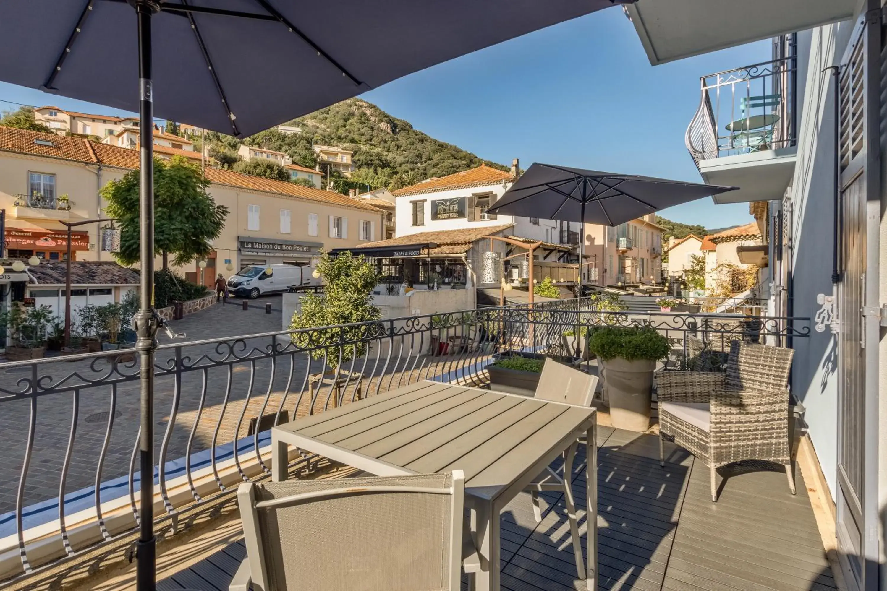 Double Room Riviera with Terrace in Boutique Hôtel de la Corniche d'Or Double Room Riviera with Terrace in Boutique Hôtel de la Corniche d'Or