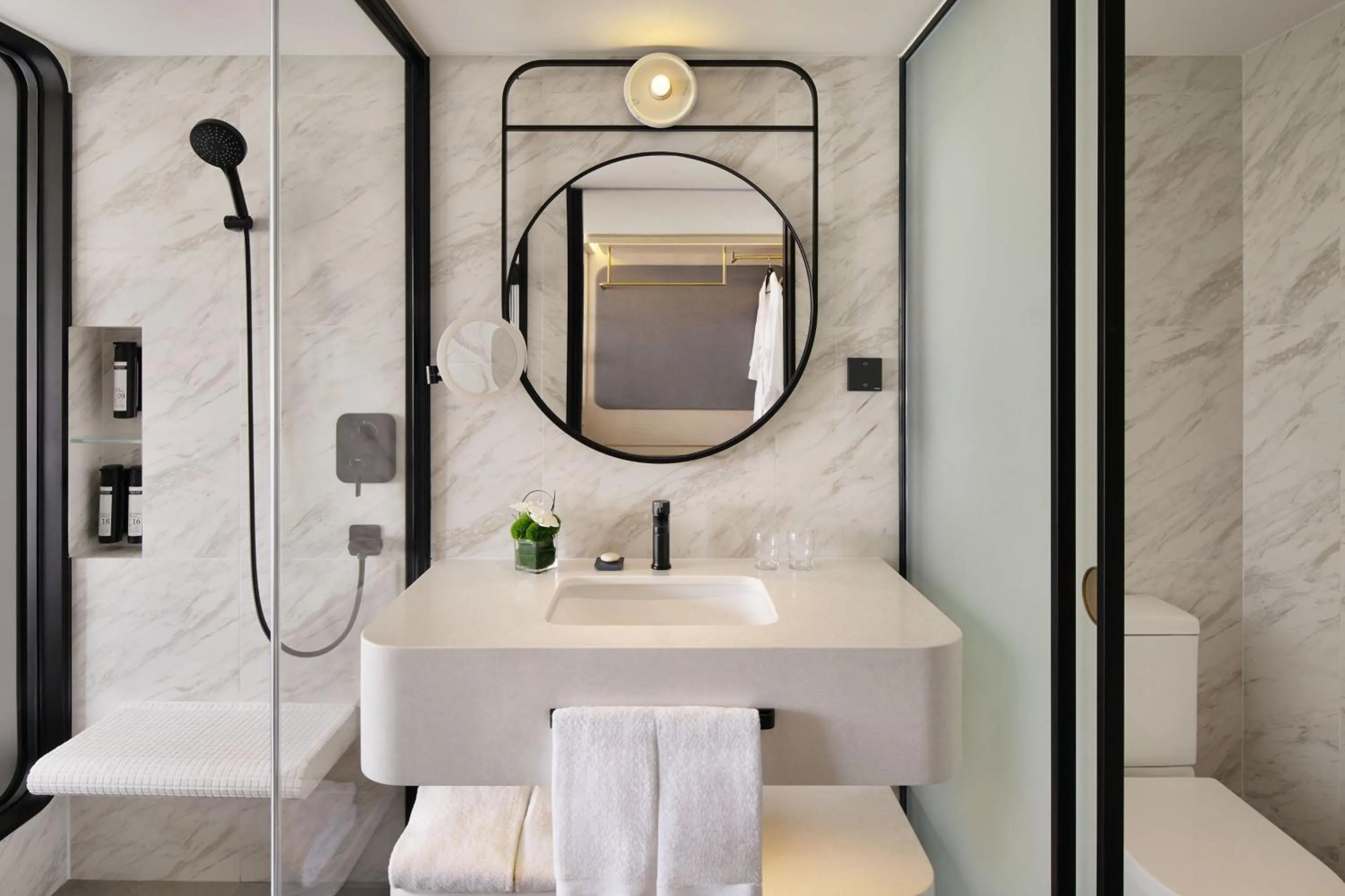 Bathroom in The Park Lane Hong Kong, Autograph Collection