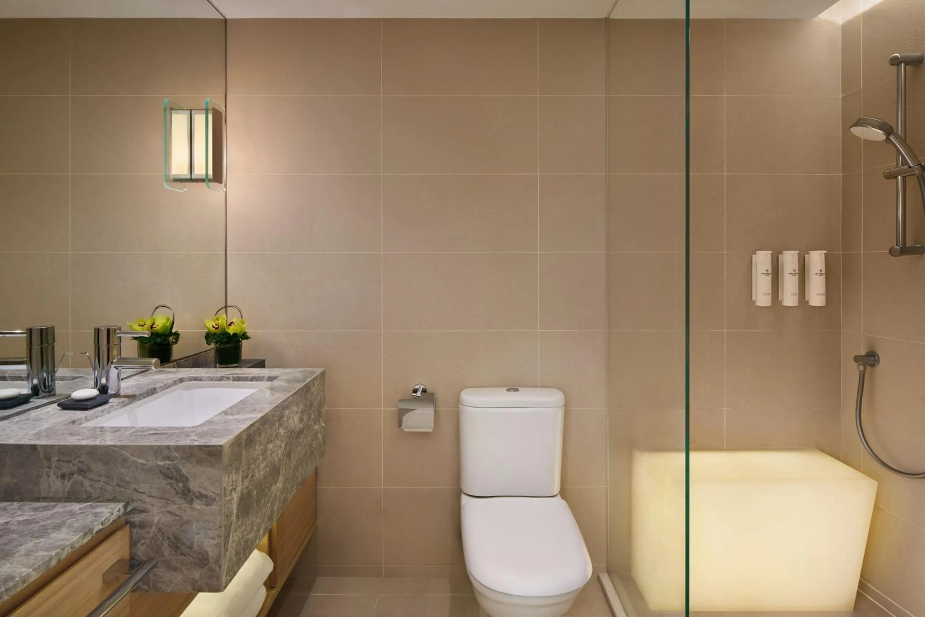 Bathroom in The Park Lane Hong Kong, Autograph Collection