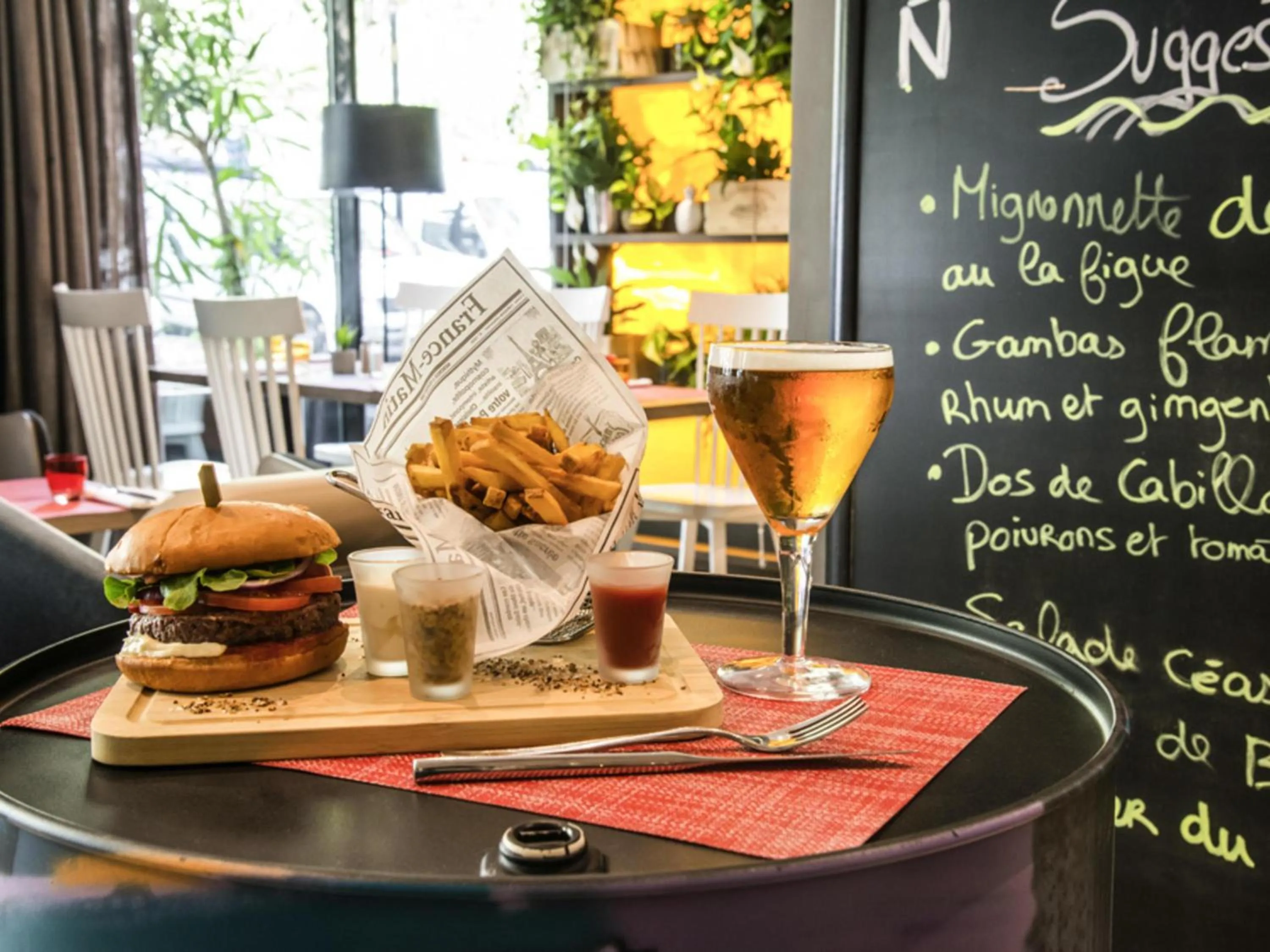 Restaurant/places to eat in Novotel Marseille Centre Prado Vélodrome