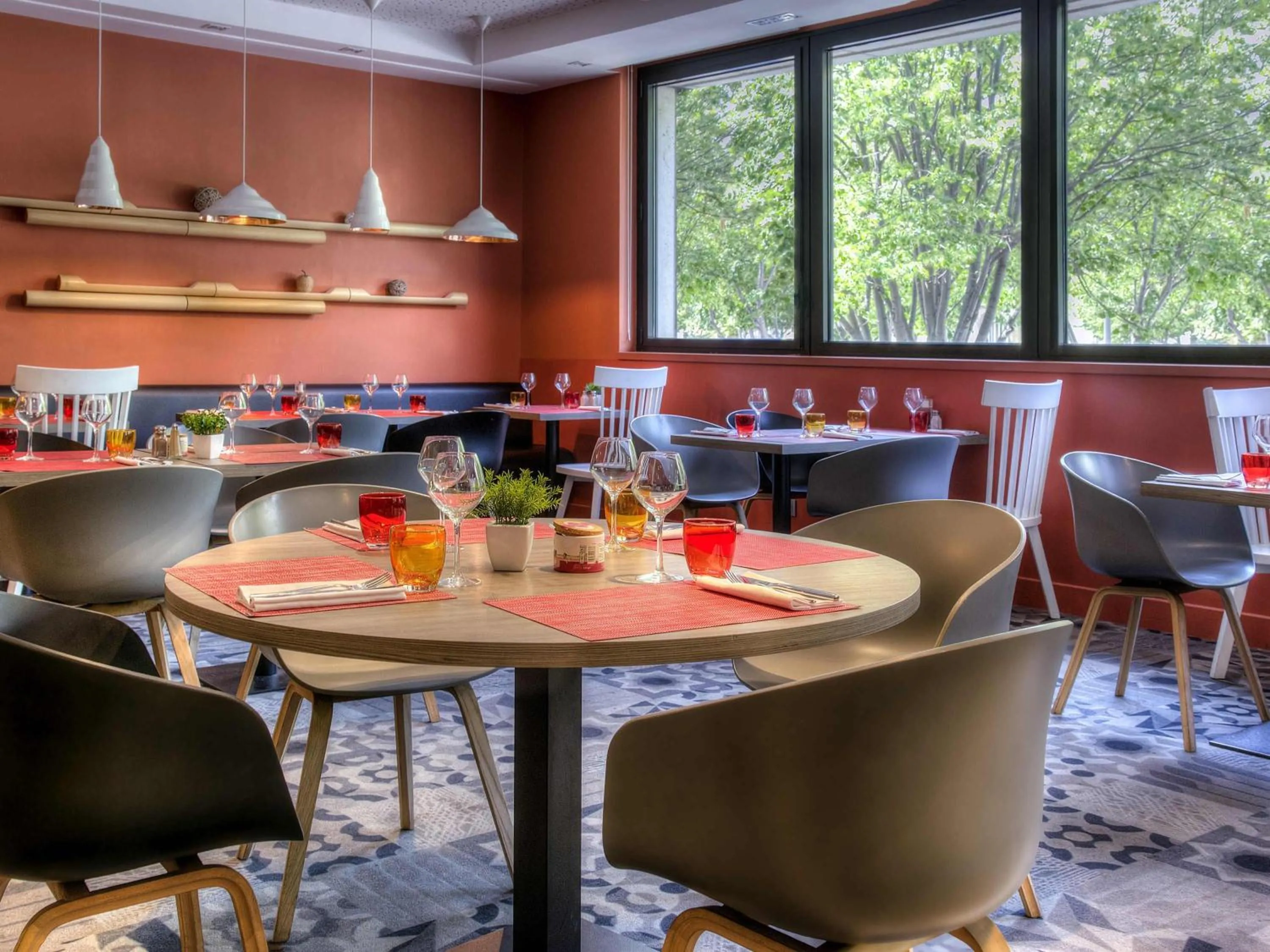 Restaurant/places to eat in Novotel Marseille Centre Prado Vélodrome