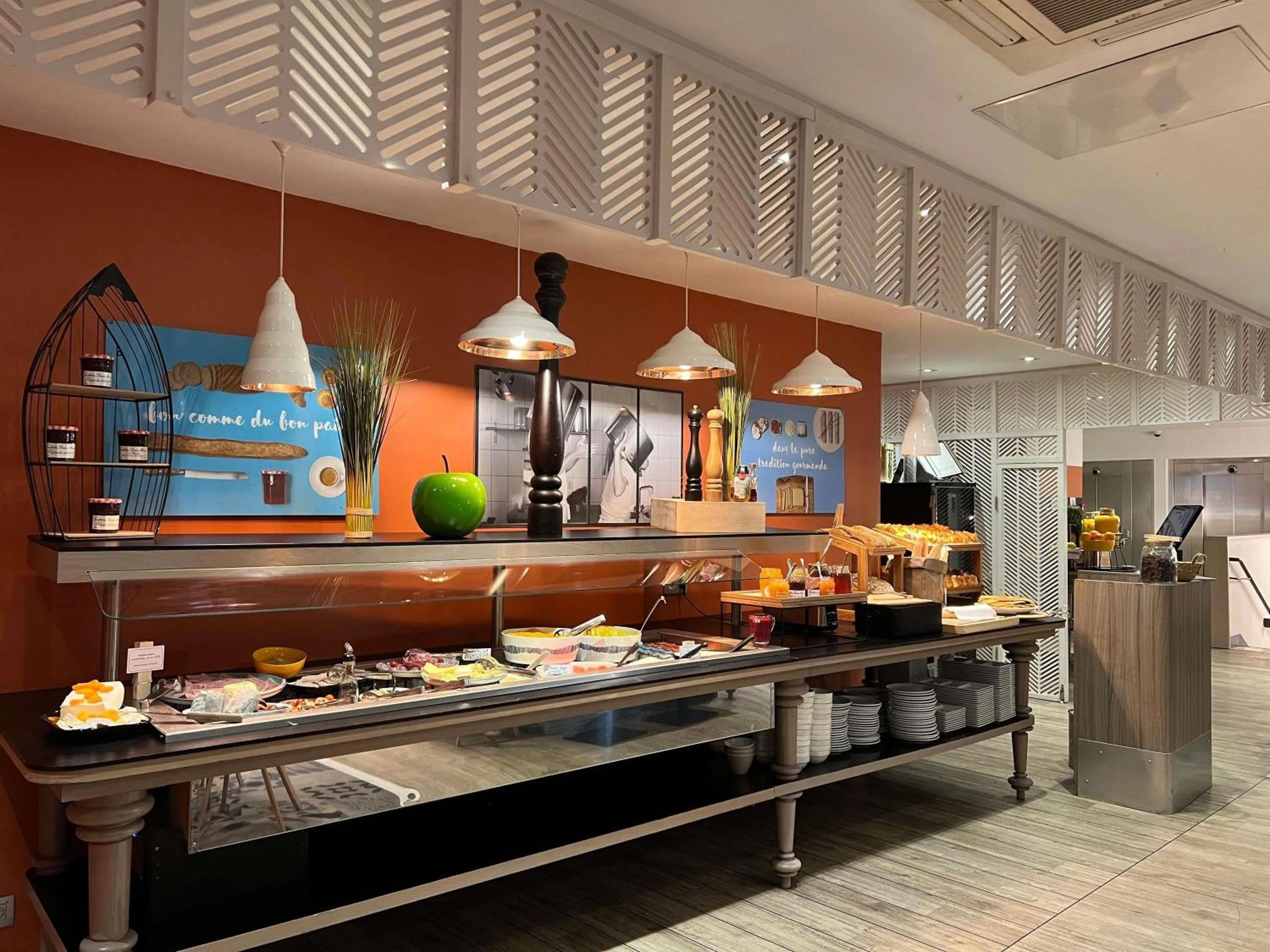 Breakfast in Novotel Marseille Centre Prado Vélodrome