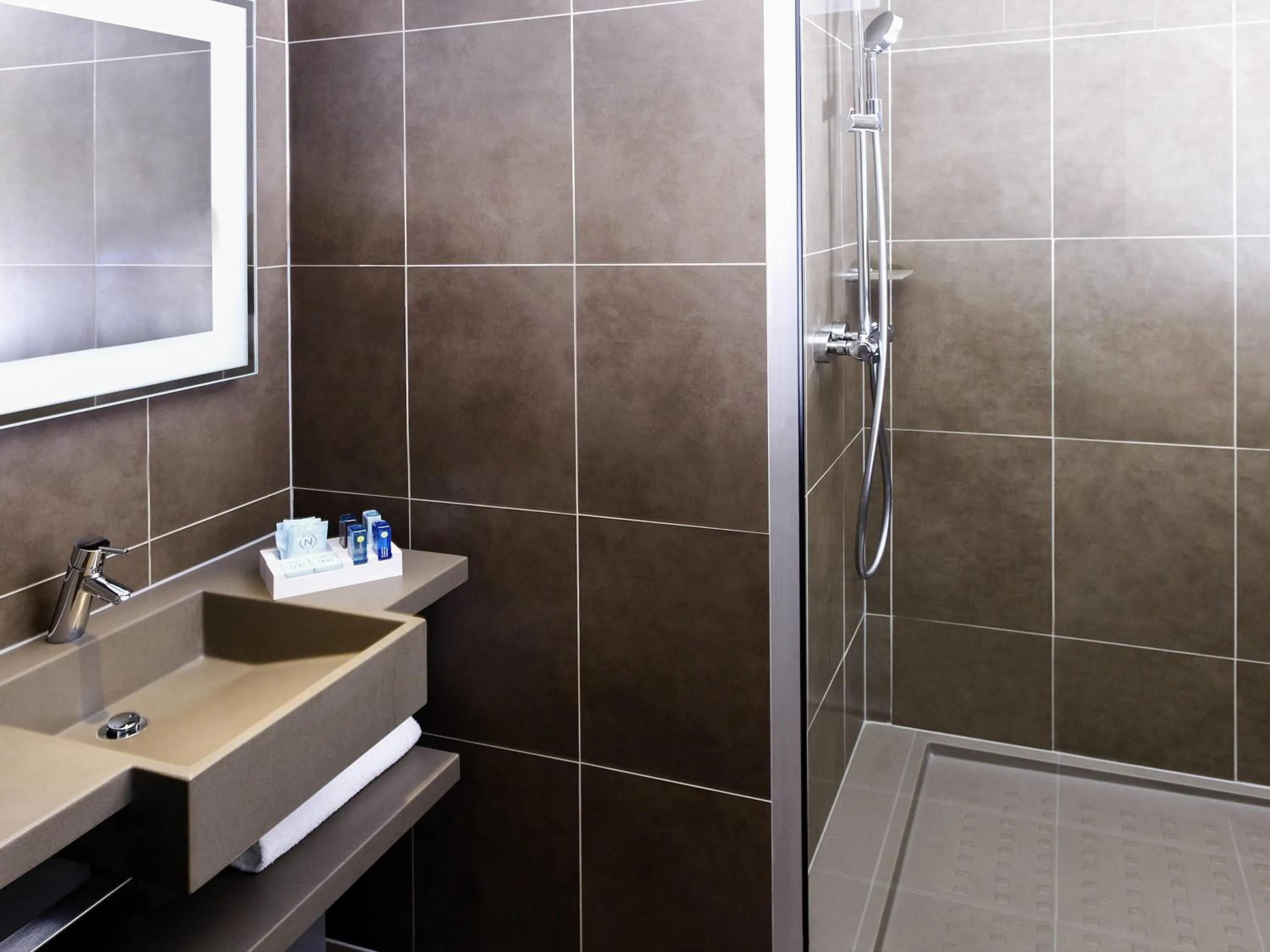 Bedroom in Novotel Marseille Centre Prado Vélodrome