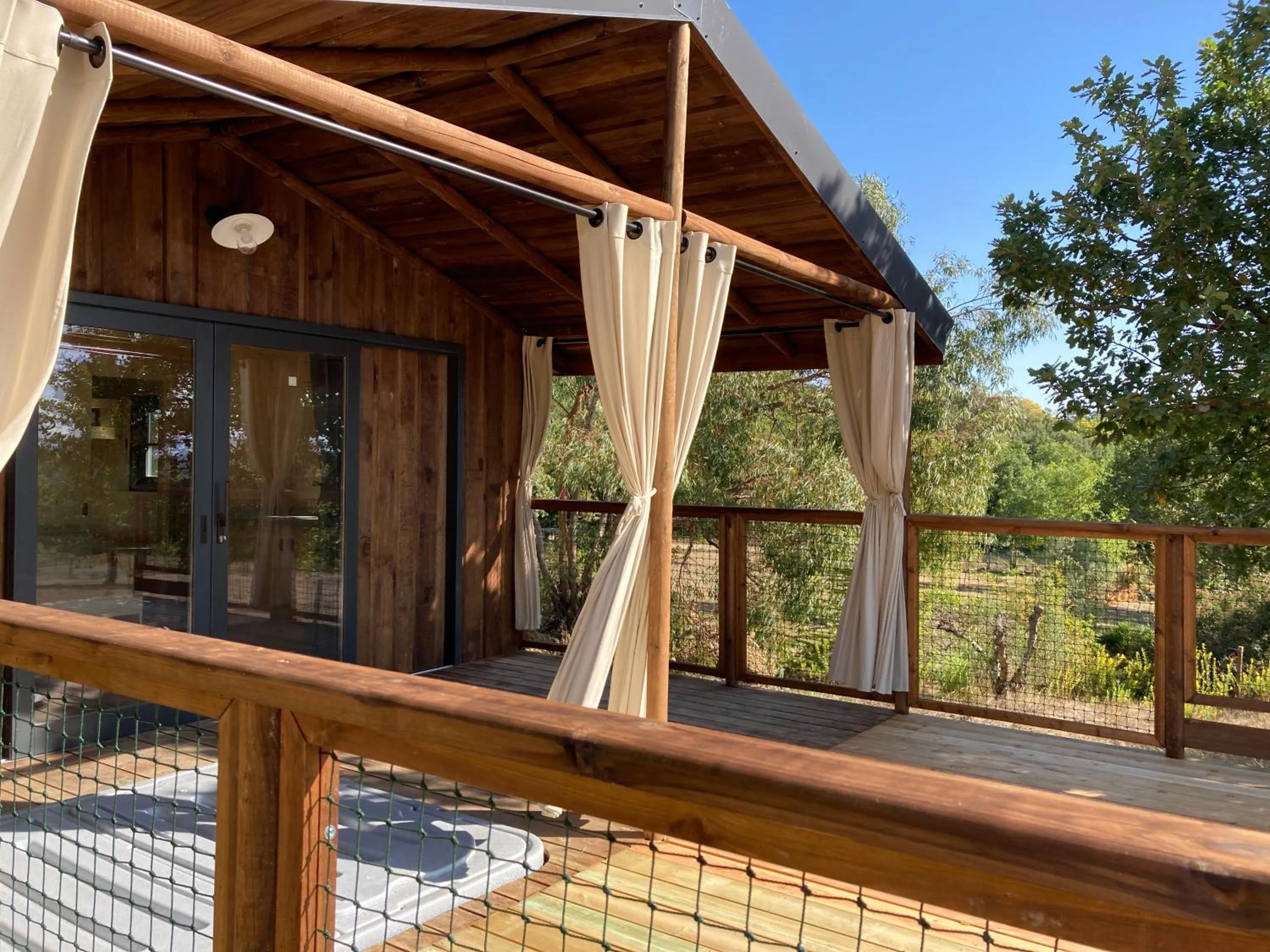 Patio in Cabanes Trésors de Campagne,spas privatifs