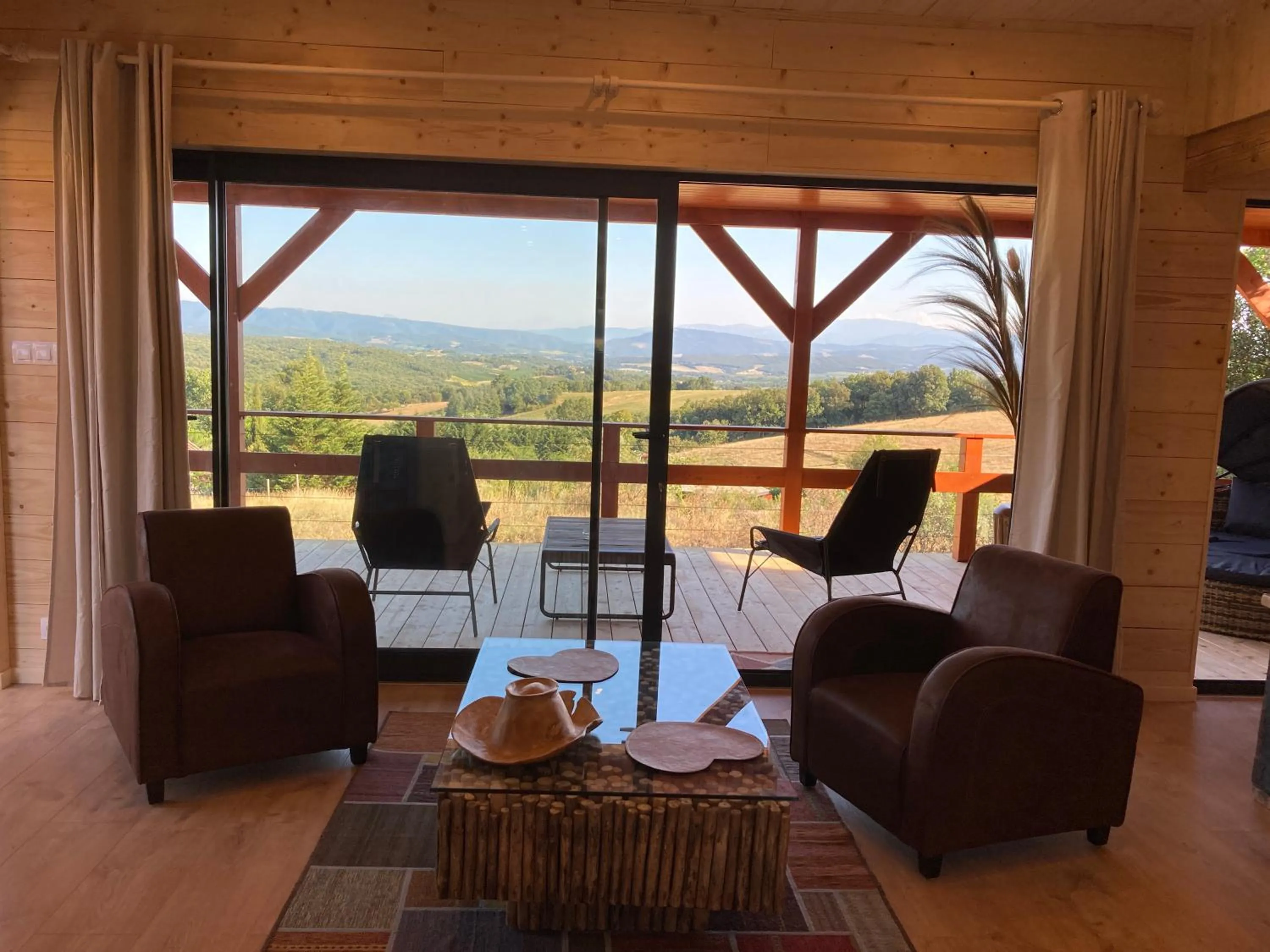 Living room in Cabanes Trésors de Campagne,spas privatifs