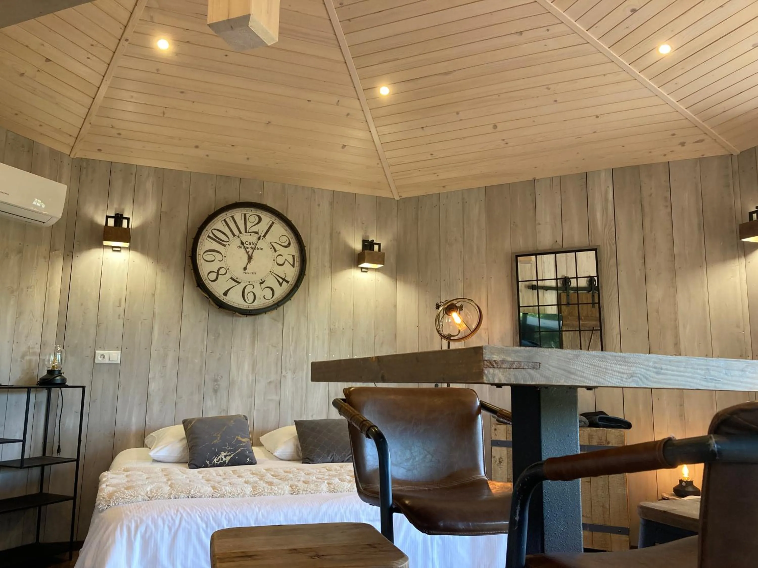 Bed in Cabanes Trésors de Campagne,spas privatifs