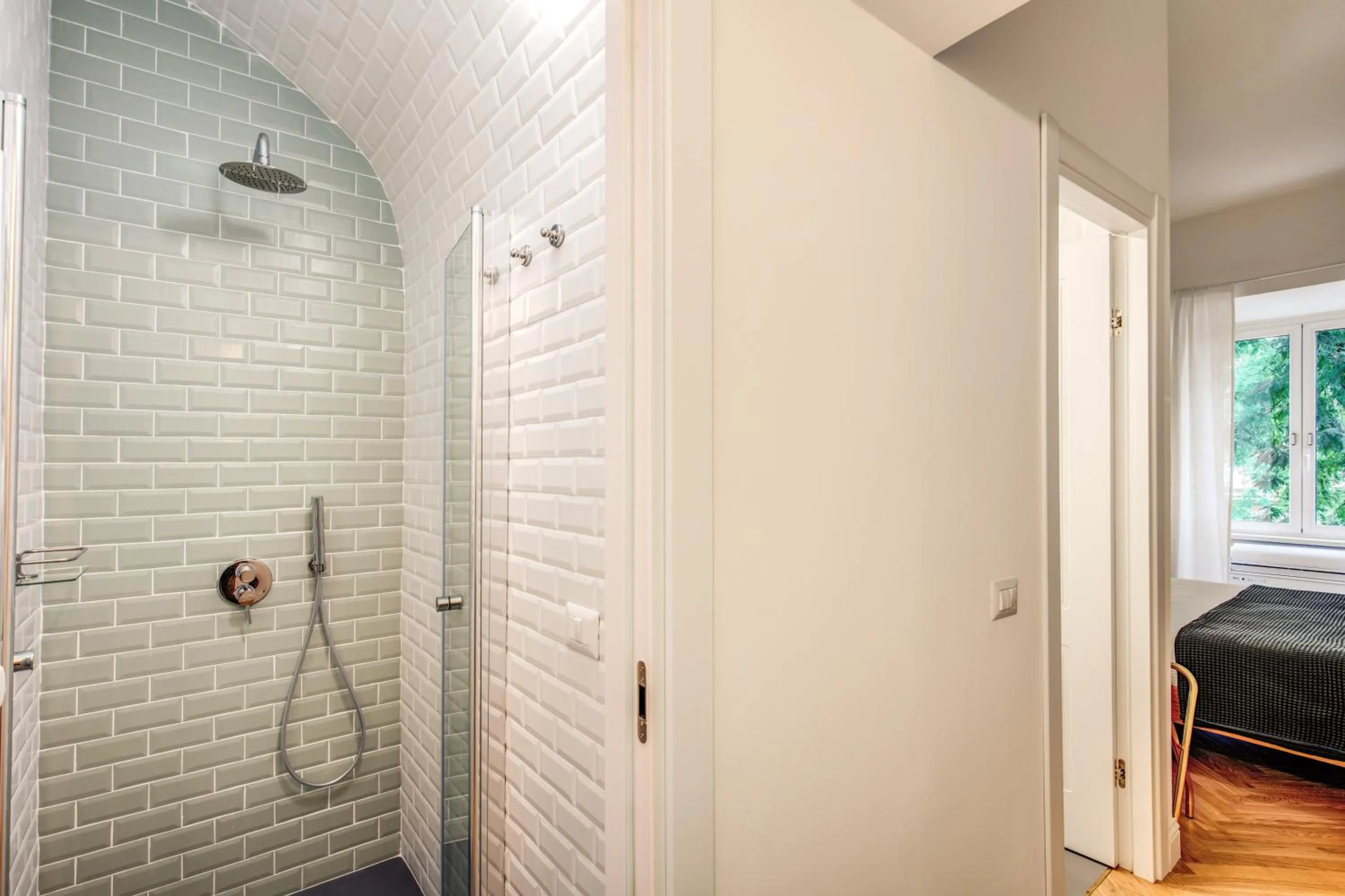 Shower in Trastevere 2.0