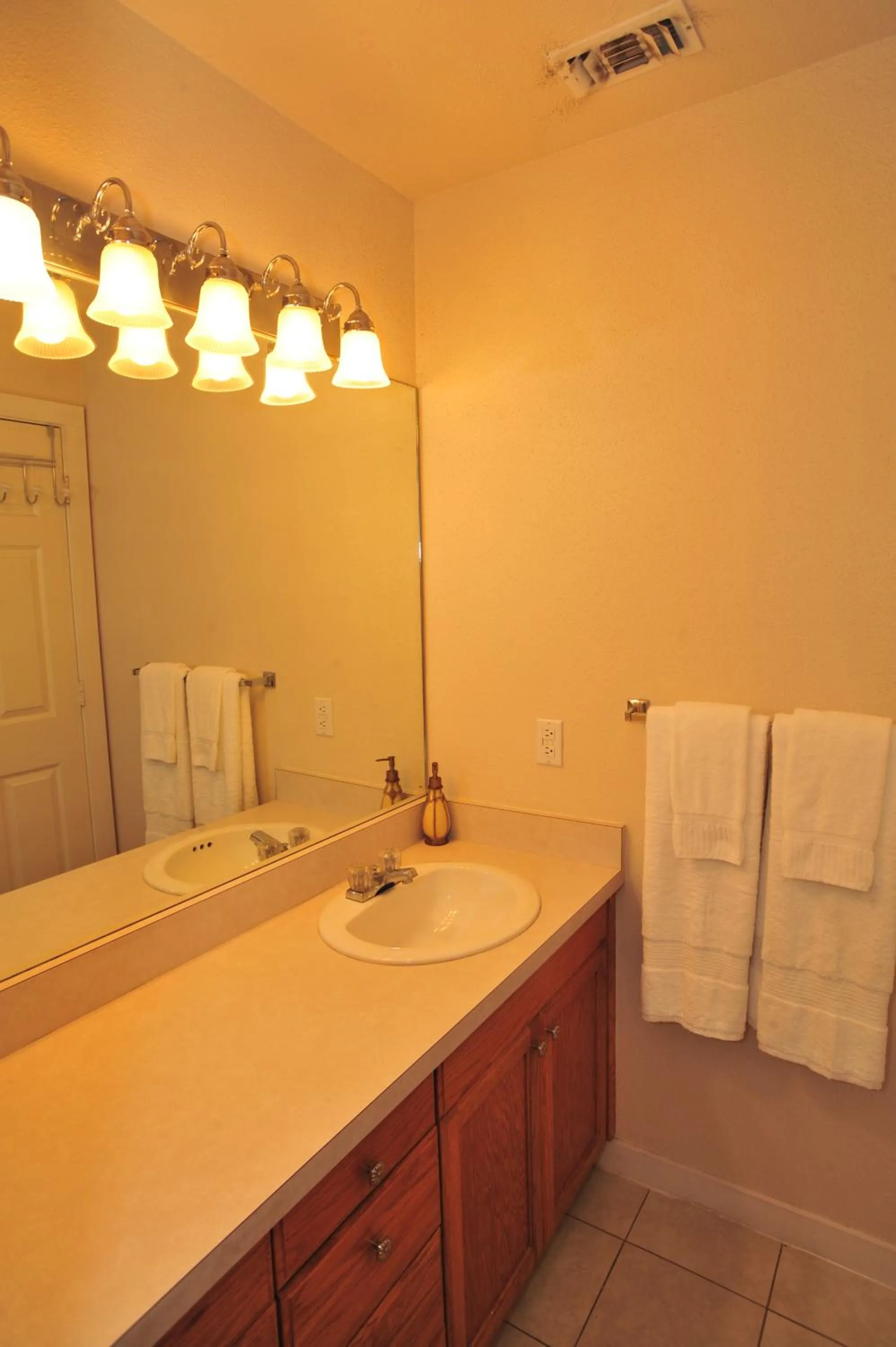 Bathroom in Schmitz Bed & Breakfast