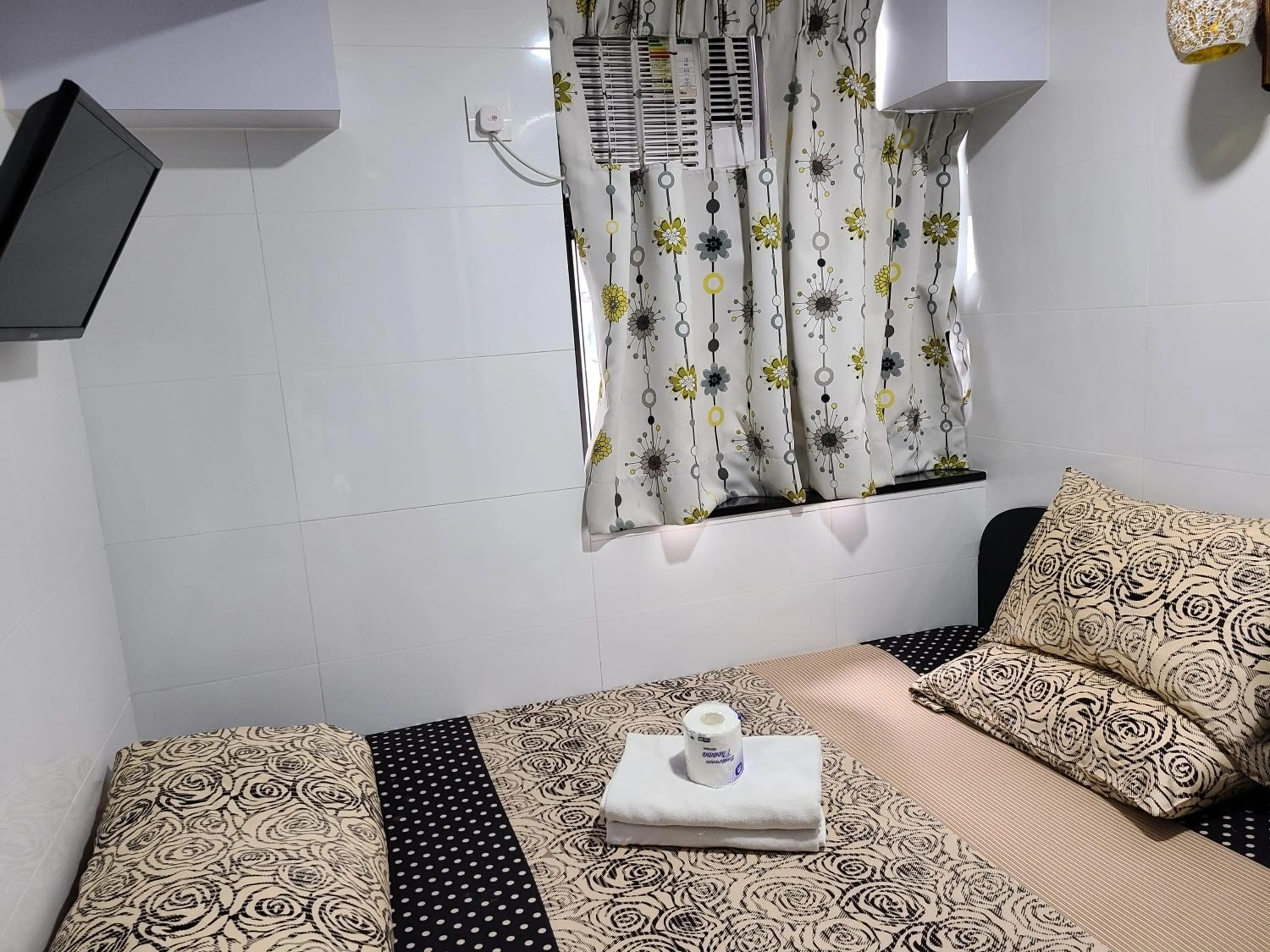 Bed in New Day Night Hostel RECEPTION 24 HOUR BLOCK D CHUNGKING MANSION TSIM SHA TSUI KOWLOONN