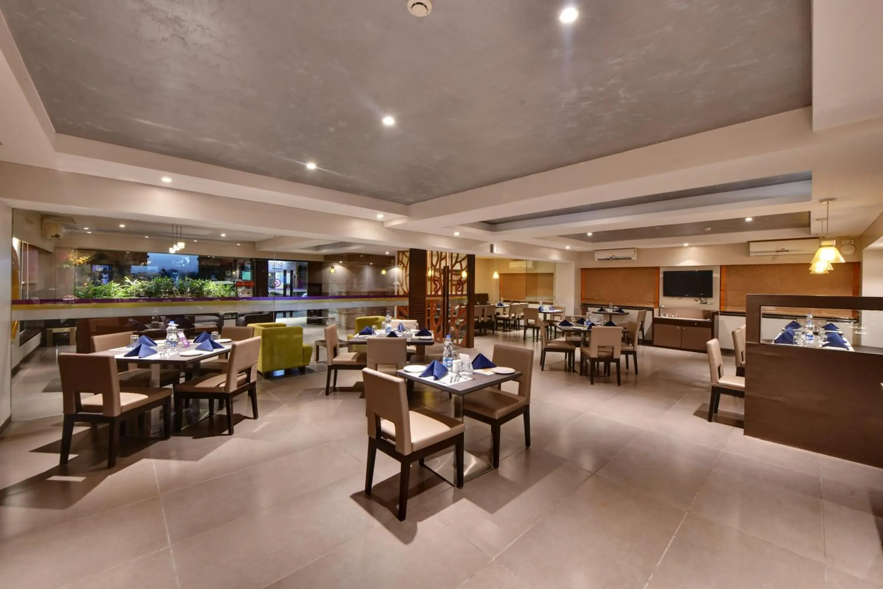 Restaurant/places to eat in Click Hotel Vadodara 4 mins walk for the Railway Station Restaurant/places to eat in Click Hotel Vadodara 4 mins walk for the Railway Station