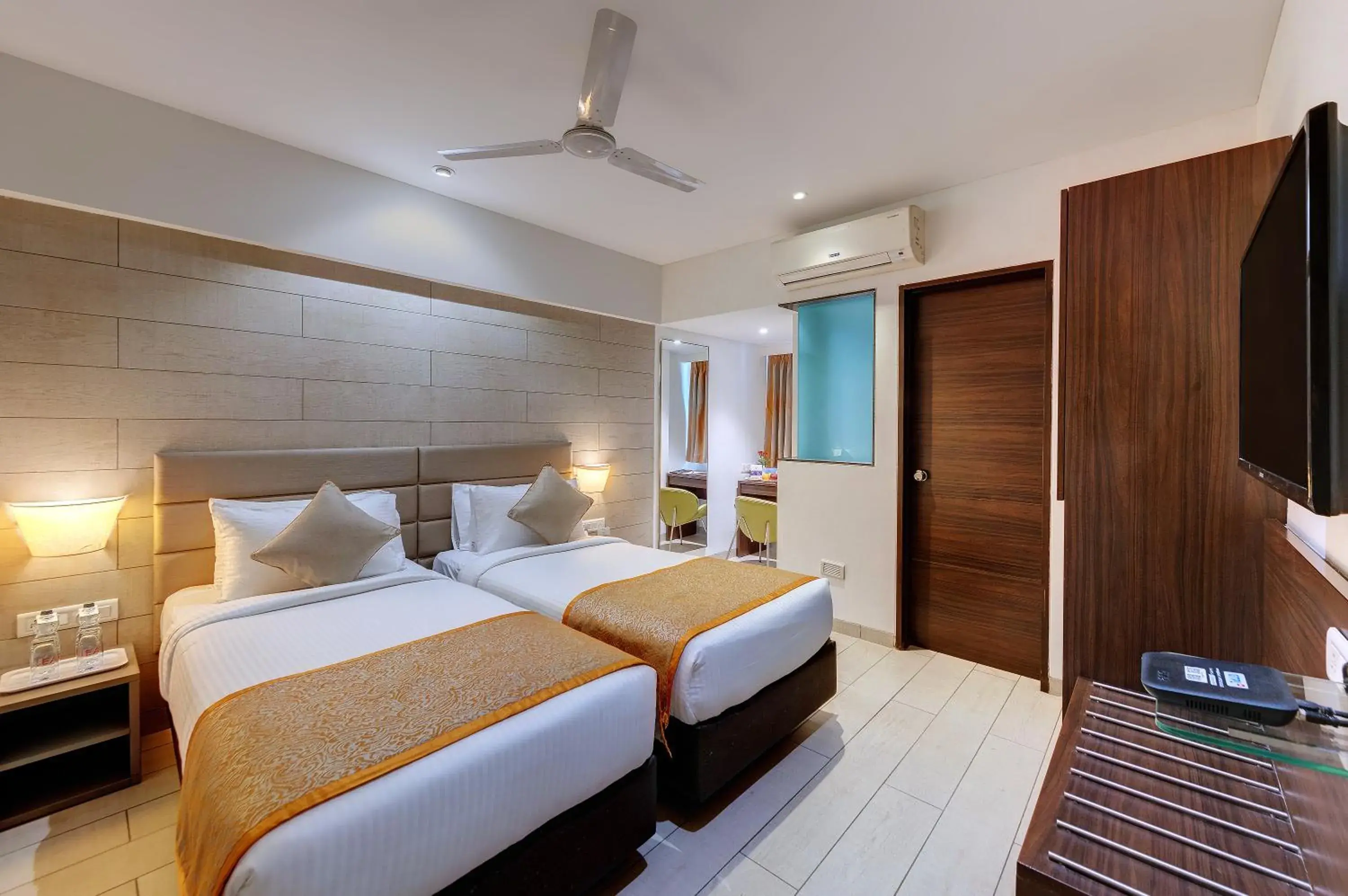 Bed in Click Hotel Vadodara 4 mins walk for the Railway Station Bed in Click Hotel Vadodara 4 mins walk for the Railway Station