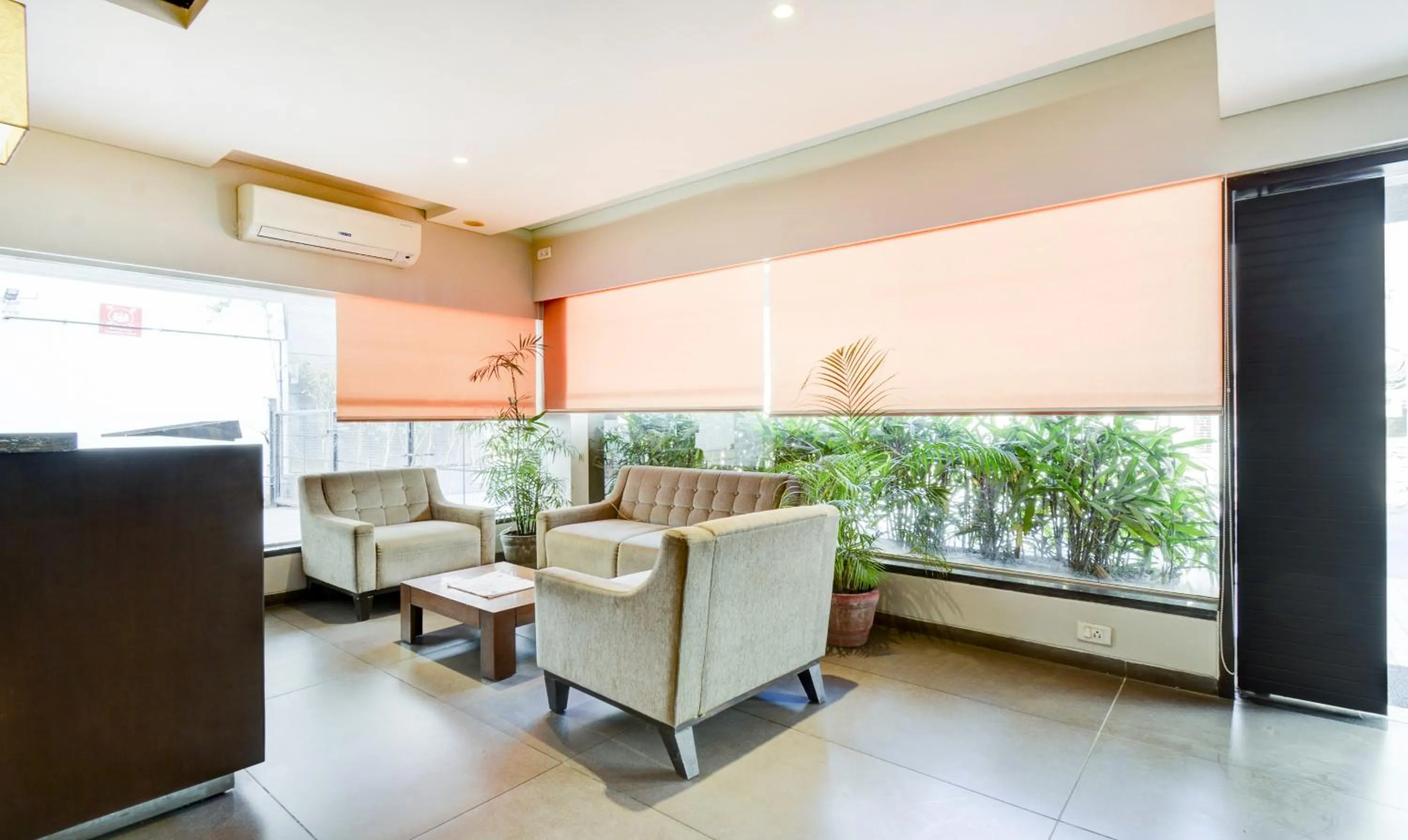 Lobby or reception in Click Hotel Vadodara 4 mins walk for the Railway Station