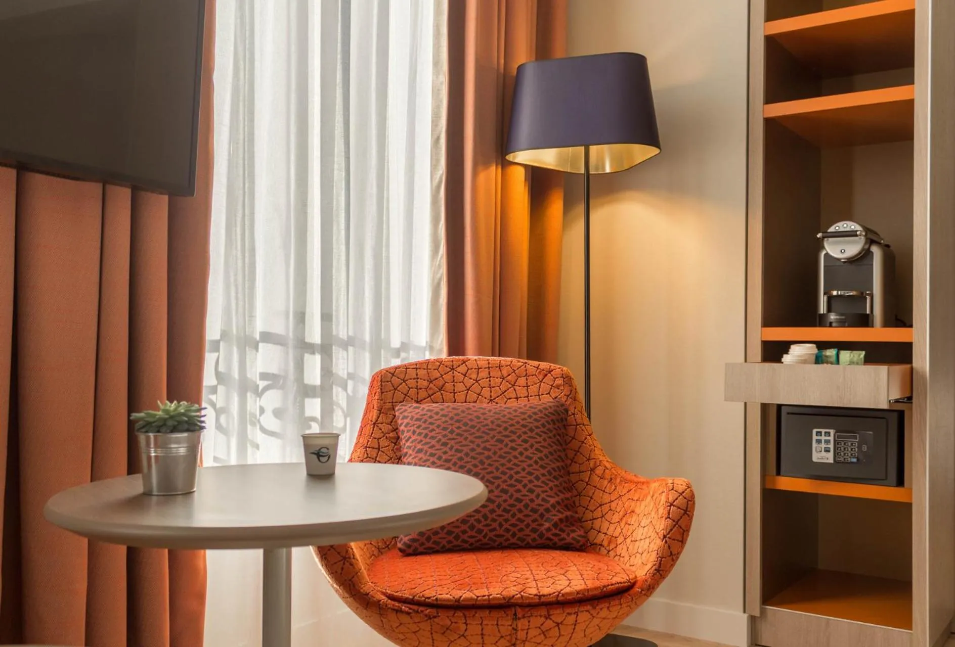 Living room in Hôtel Oceania Le Métropole