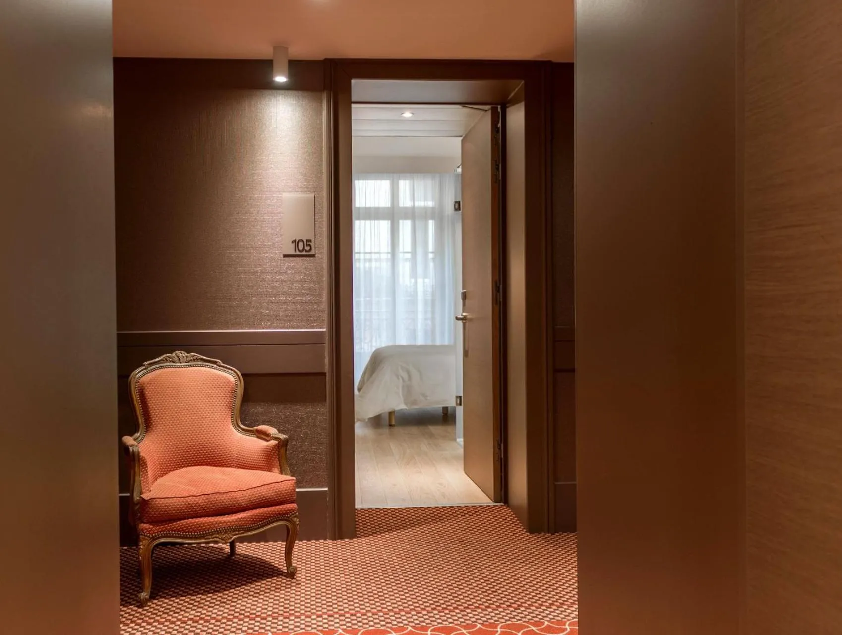 Decorative detail in Hôtel Oceania Le Métropole