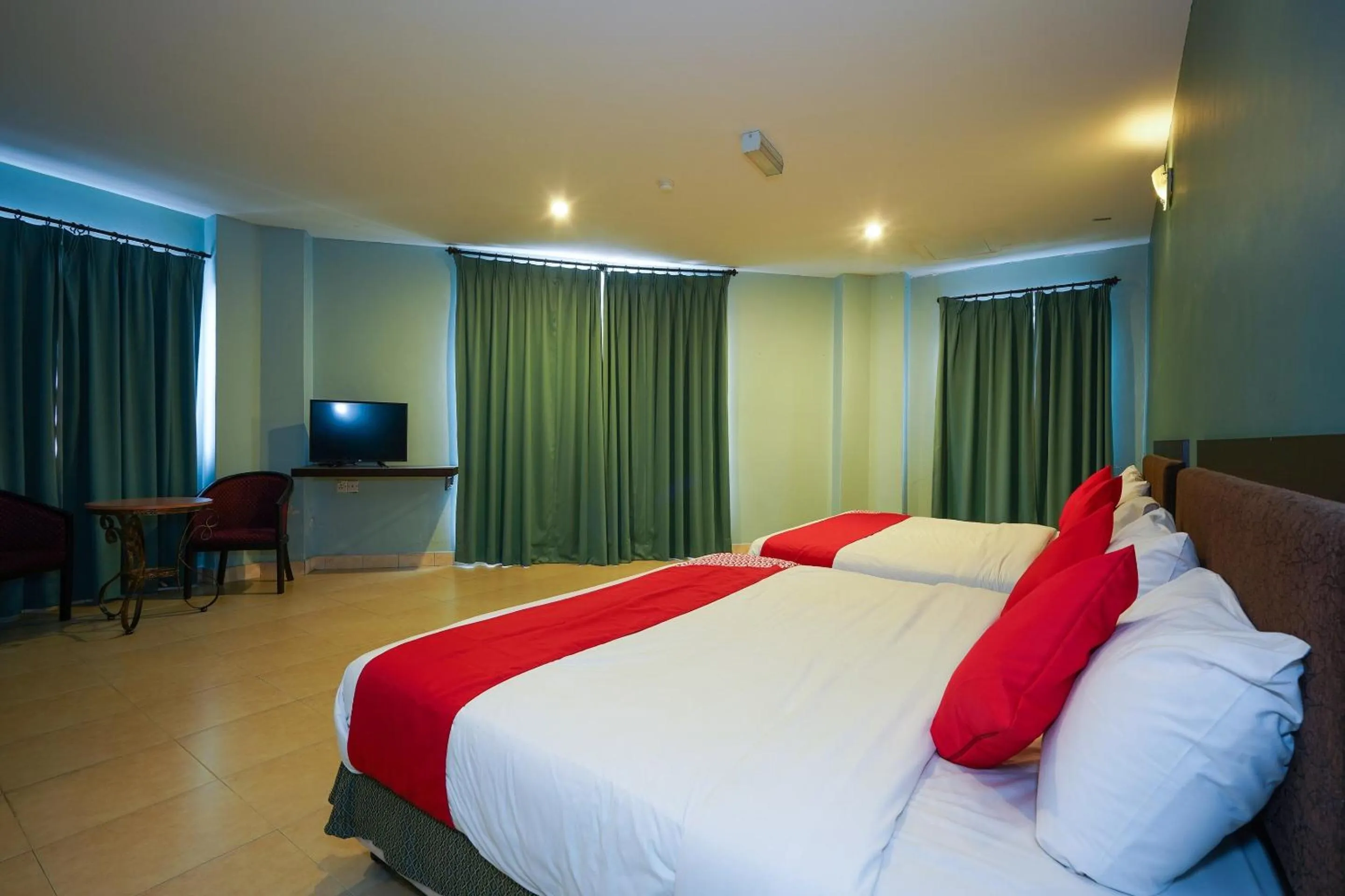 Bedroom, Bed in Hotel O Hotel Orchard Inn